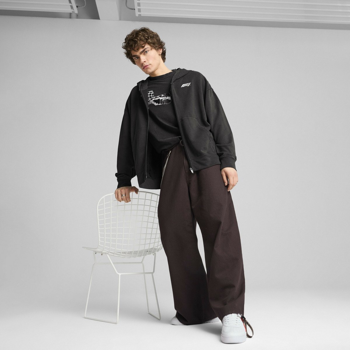 【SALE／54%OFF】PUMA メンズ F1 グラフィック フルジップ フーディ プーマ ジャケット・アウター ナイロンジャケット ブラック【送料無料】