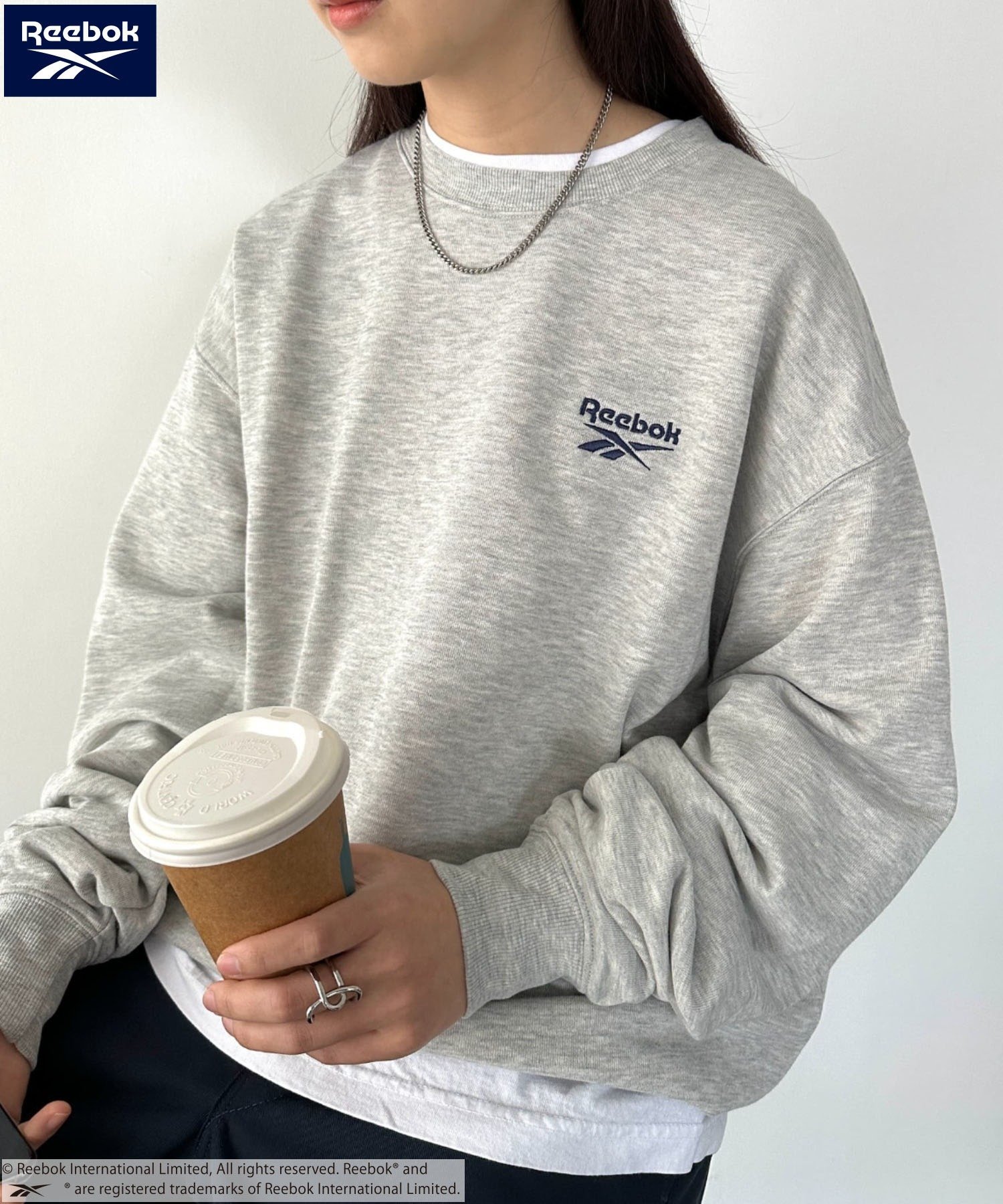 Reebok(リーボック)/ワンポイント 刺繍 クルーネック スウェット アウトフィッターラボ トップス スウェット・トレーナー ホワイト ブラック グレー