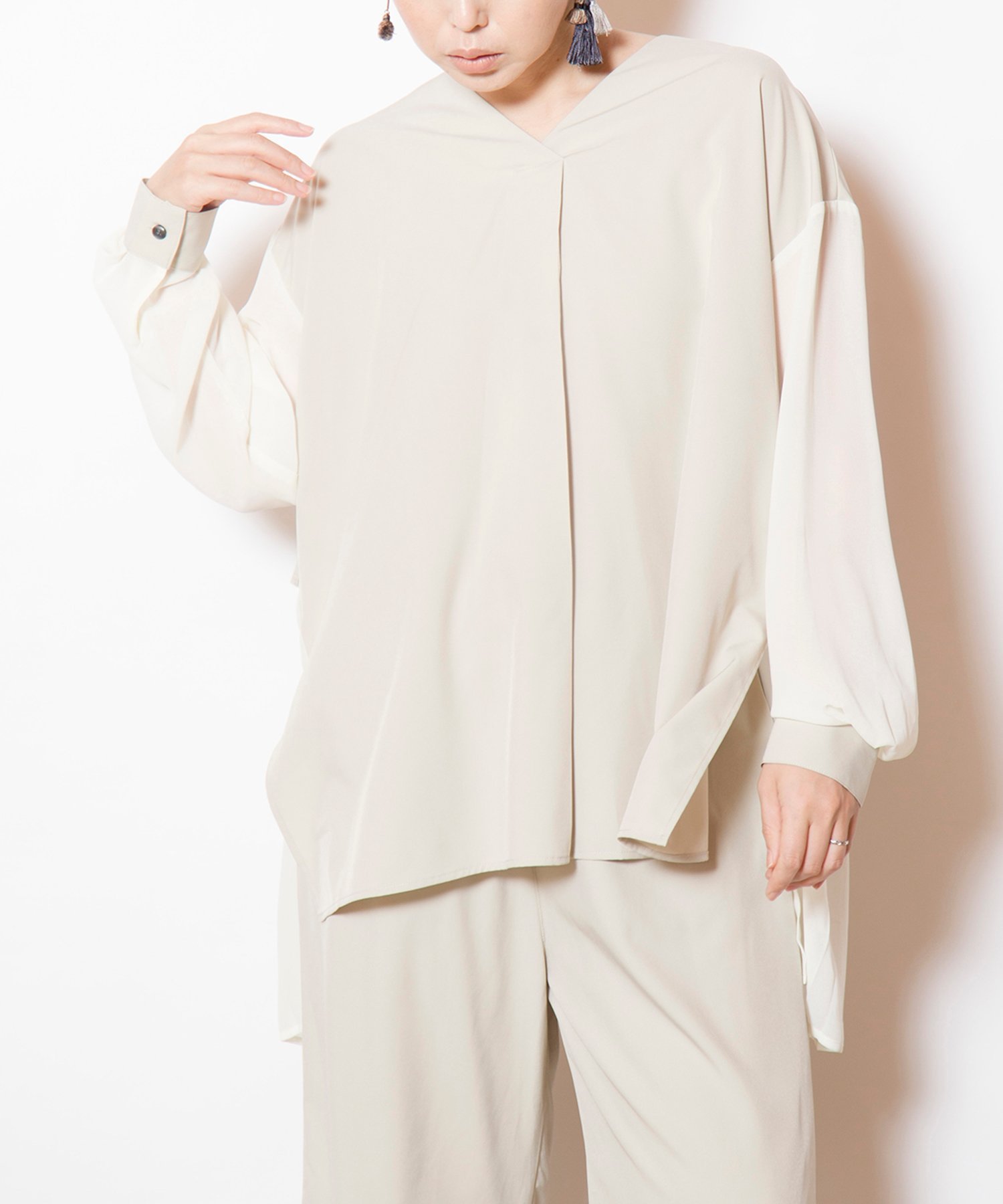 OSMOSIS バックプリーツブラウス オズモーシス トップス シャツ・ブラウス ベージュ ネイビー ブラック..