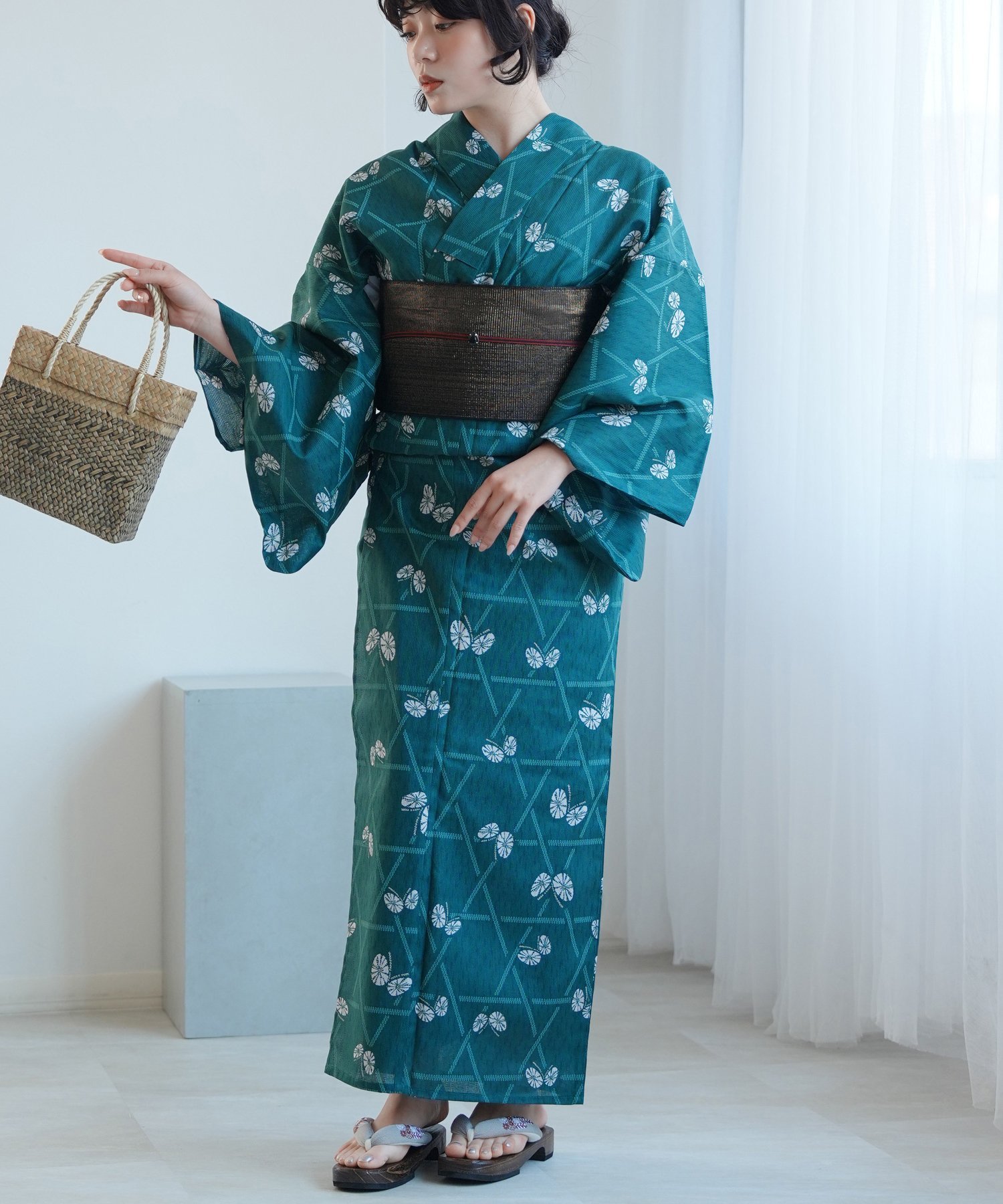 Nico@ntique ニコアンティーク 浴衣 単品 碧にかごめ絞り柄の紋白蝶 3Lサイズ ウタタネ 着物・浴衣・和装小物 浴衣【送料無料】