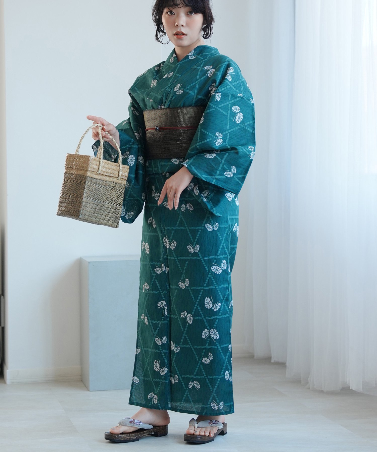 Nico@ntique ニコアンティーク 浴衣 単品 碧にかごめ絞り柄の紋白蝶 3Lサイズ ウタタネ 着物・浴衣・和装小物 浴衣【送料無料】