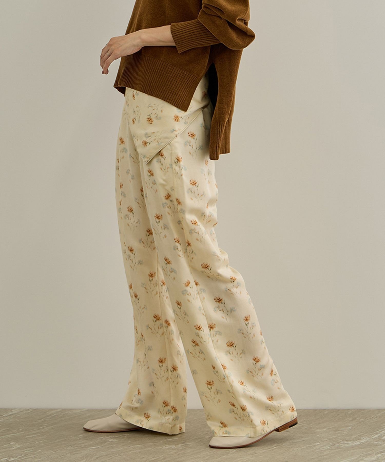 SALON adam et rope' VINTAGE FLOWERプリントパンツ サロン アダム エ ロペ パンツ その他のパンツ ベージュ