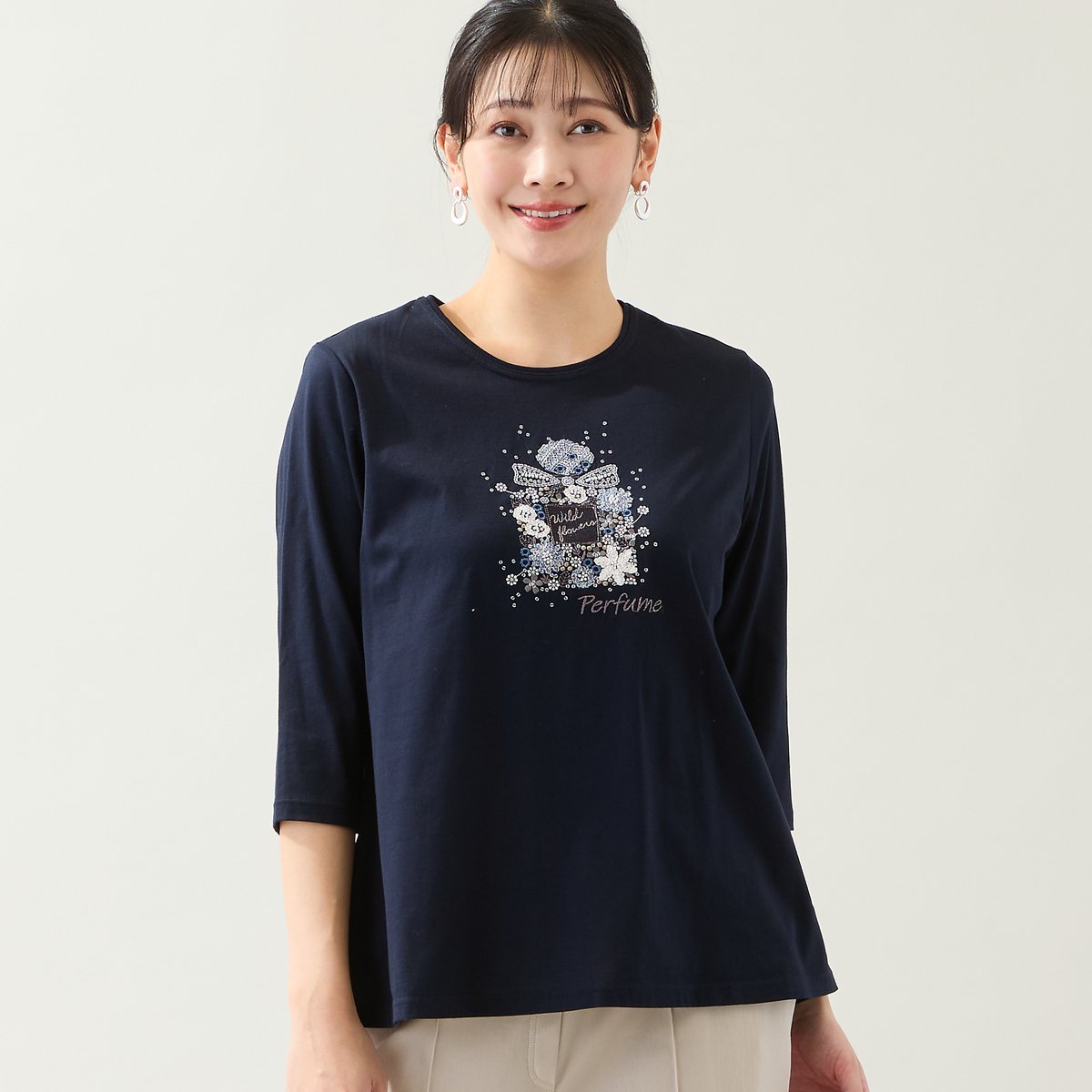 missel 【洗える・綿100%・日本製・L~4Lサイズ】香水瓶刺繍カットソー ミゼール トップス カットソー・Tシャツ ネイビー ピンク