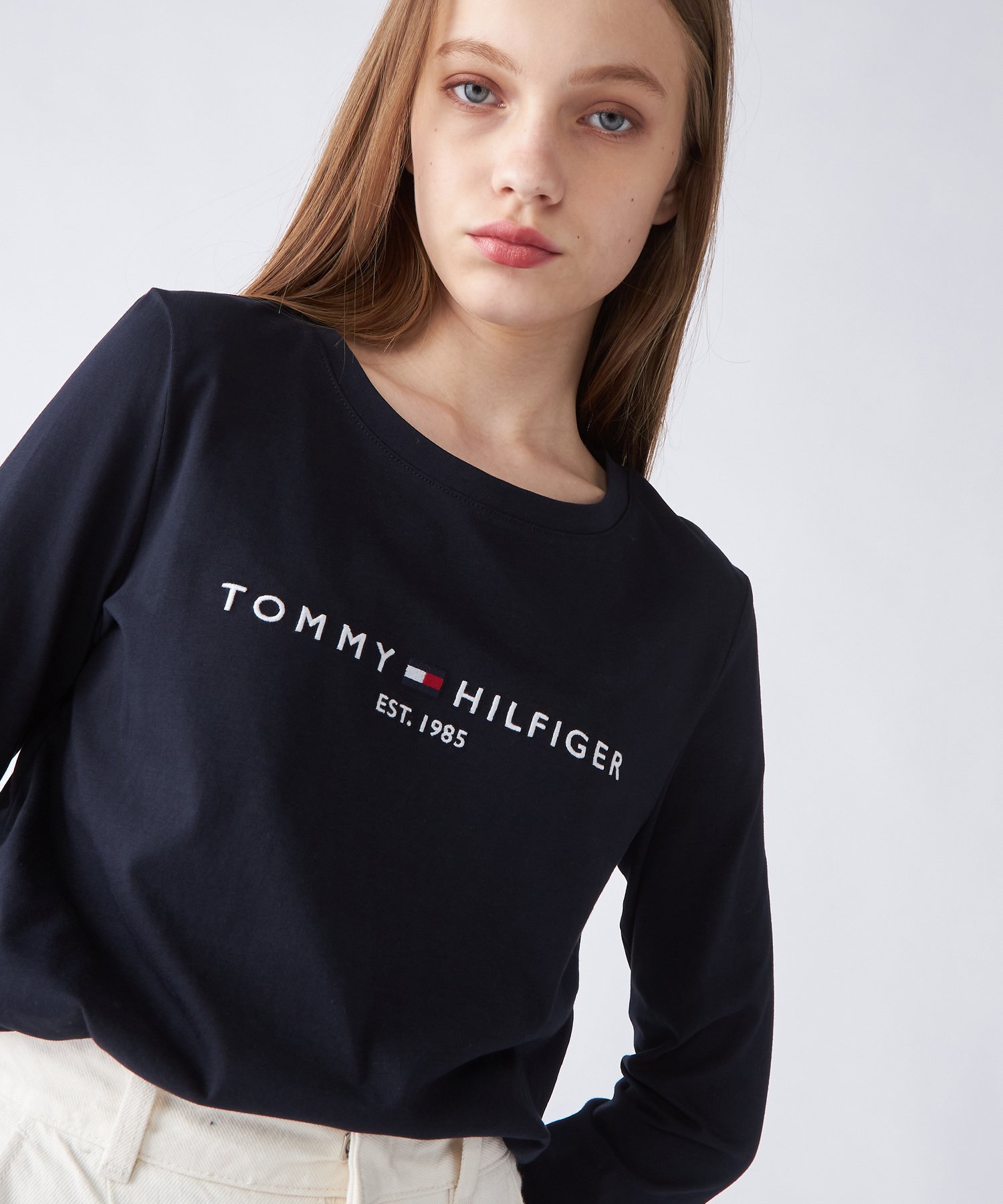 TOMMY HILFIGER (W)TOMMY HILFIGER(トミーヒルフィガー) ベーシックロゴロングスリーブTシャツ トミーヒルフィガー トップス カットソー・Tシャツ ネイビー ホワイト【送料無料】