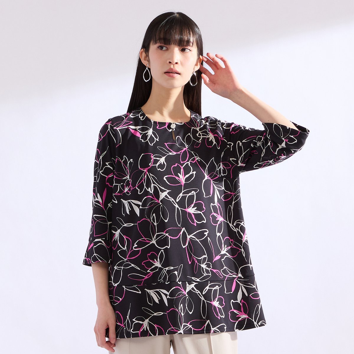 Liliane Burty 【M~4L】ラインフラワープリントTシャツ リリアンビューティ トップス カットソー・Tシャツ ピンク グリーン