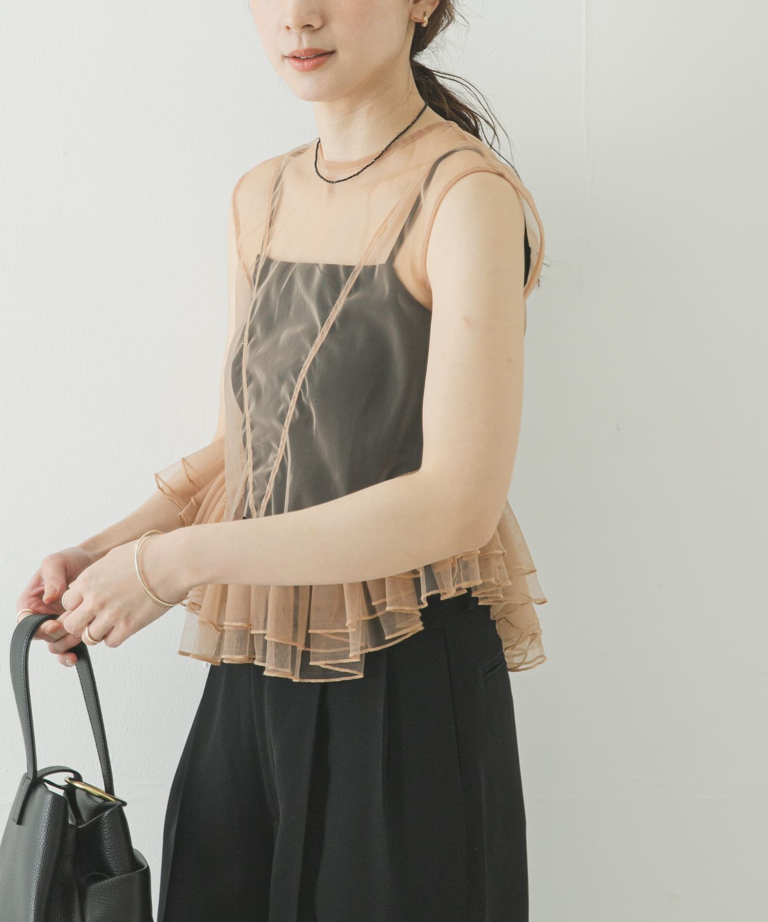 ESTHE TULLE PEPLUM RUFFLE TOP アーバンリサーチ トップス シャツ・ブラウス ベージュ