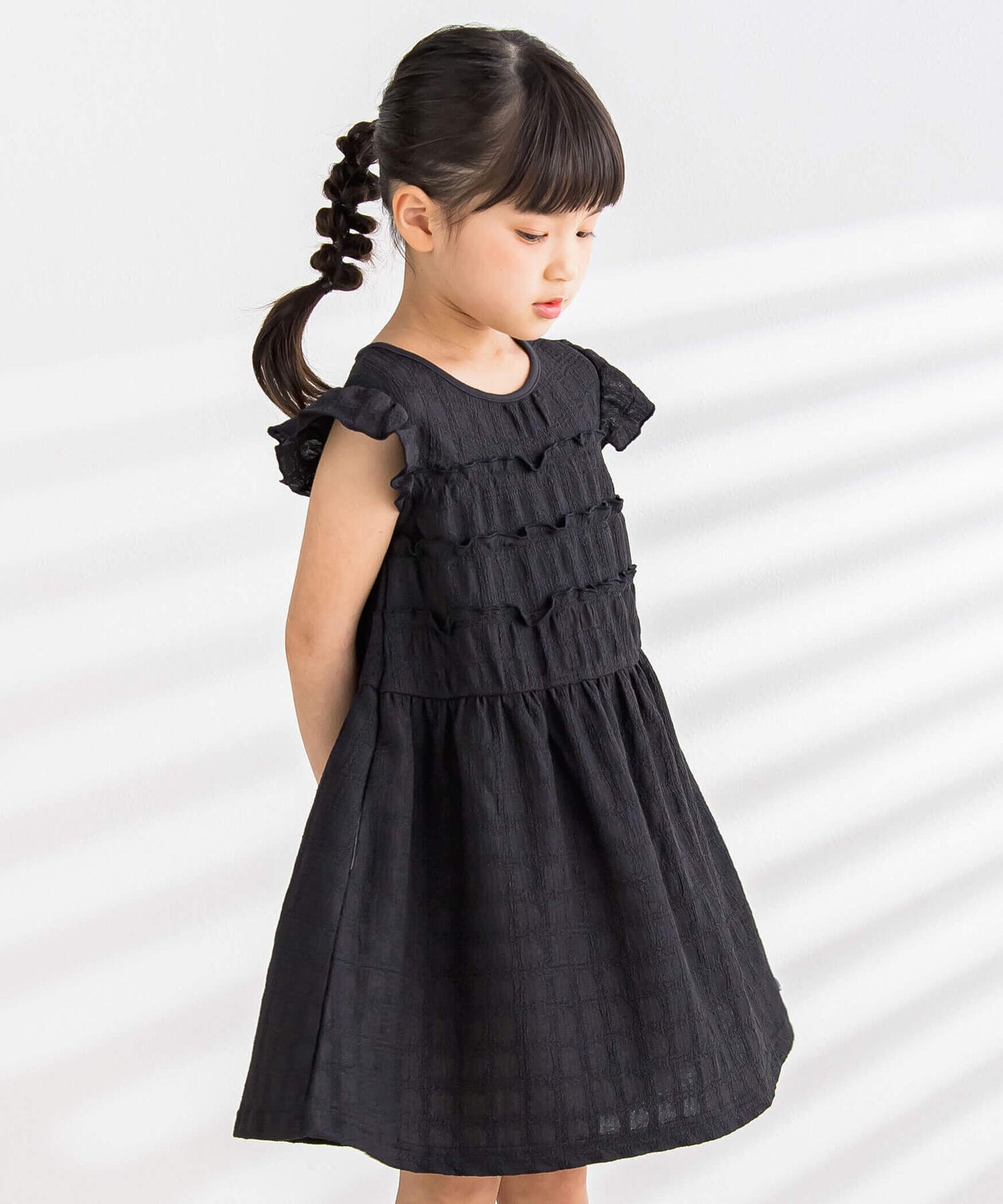 【SALE／30%OFF】BeBe Petits Pois Vert シャーリングワンピース 95~150cm ベベ オンライン ストア ワンピース・ドレス ワンピース ブラック ブルー【送料無料】