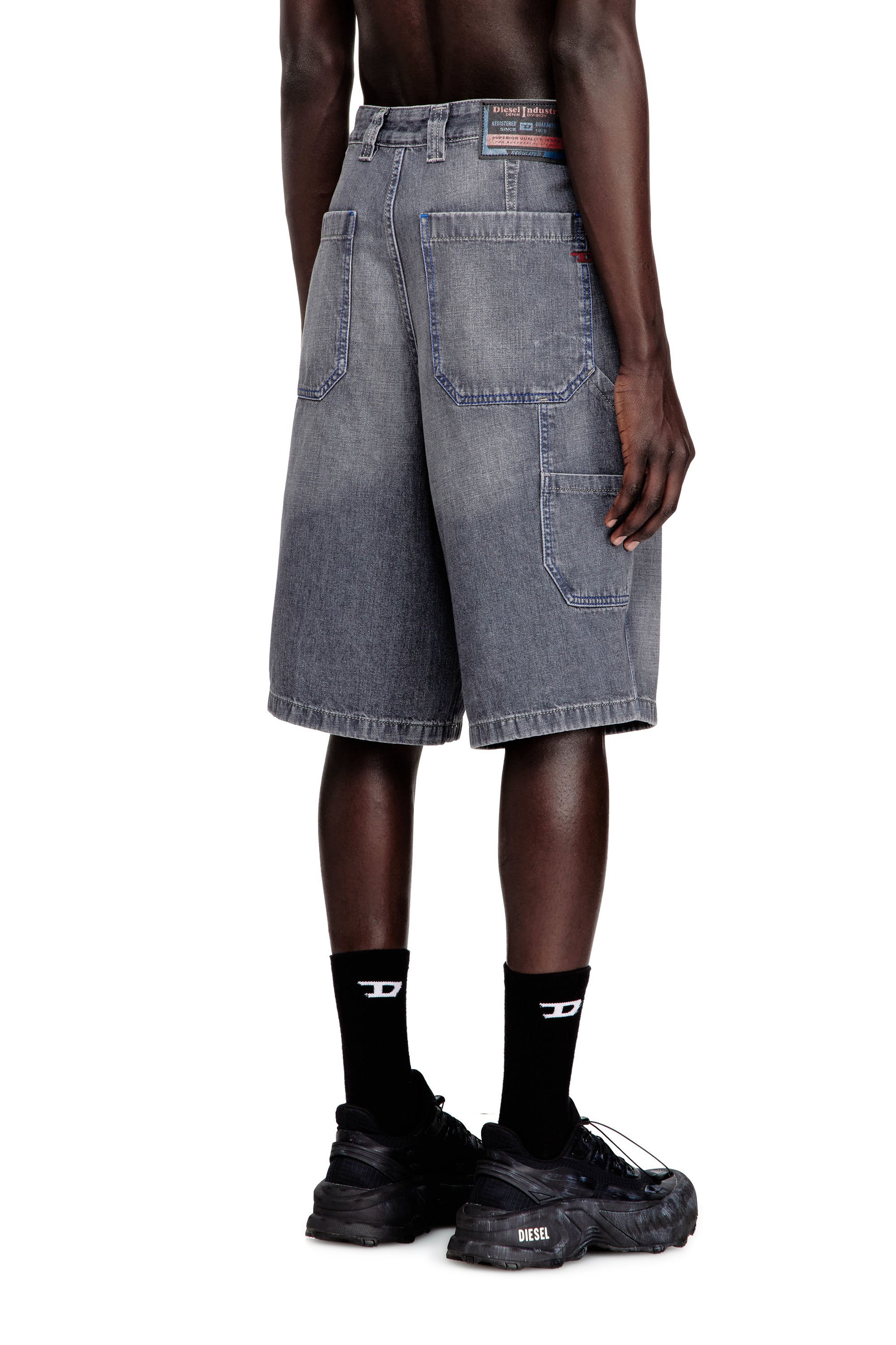 メンズ デニムショートパンツ D-LIVERY-W-SHORT ディーゼル パンツ その他のパンツ グレー