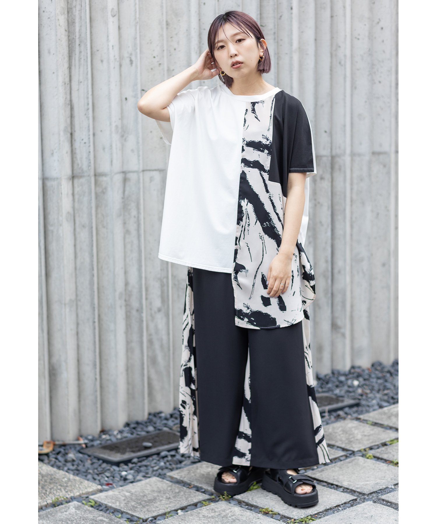 OSMOSIS プリント切替Tシャツ オズモーシス トップス カットソー・Tシャツ ホワイト ブラック