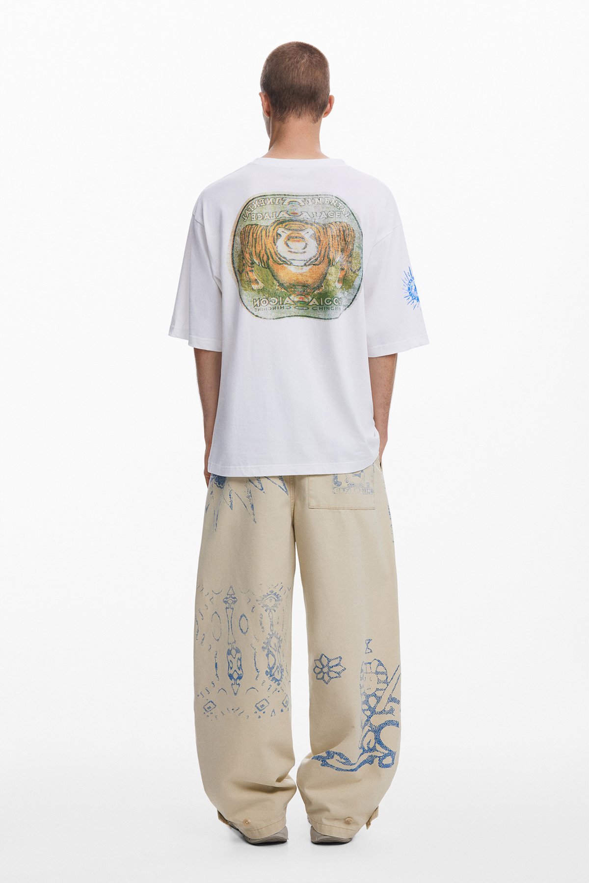 アーティープリントTシャツ デシグアル トップス カットソー・Tシャツ ホワイト