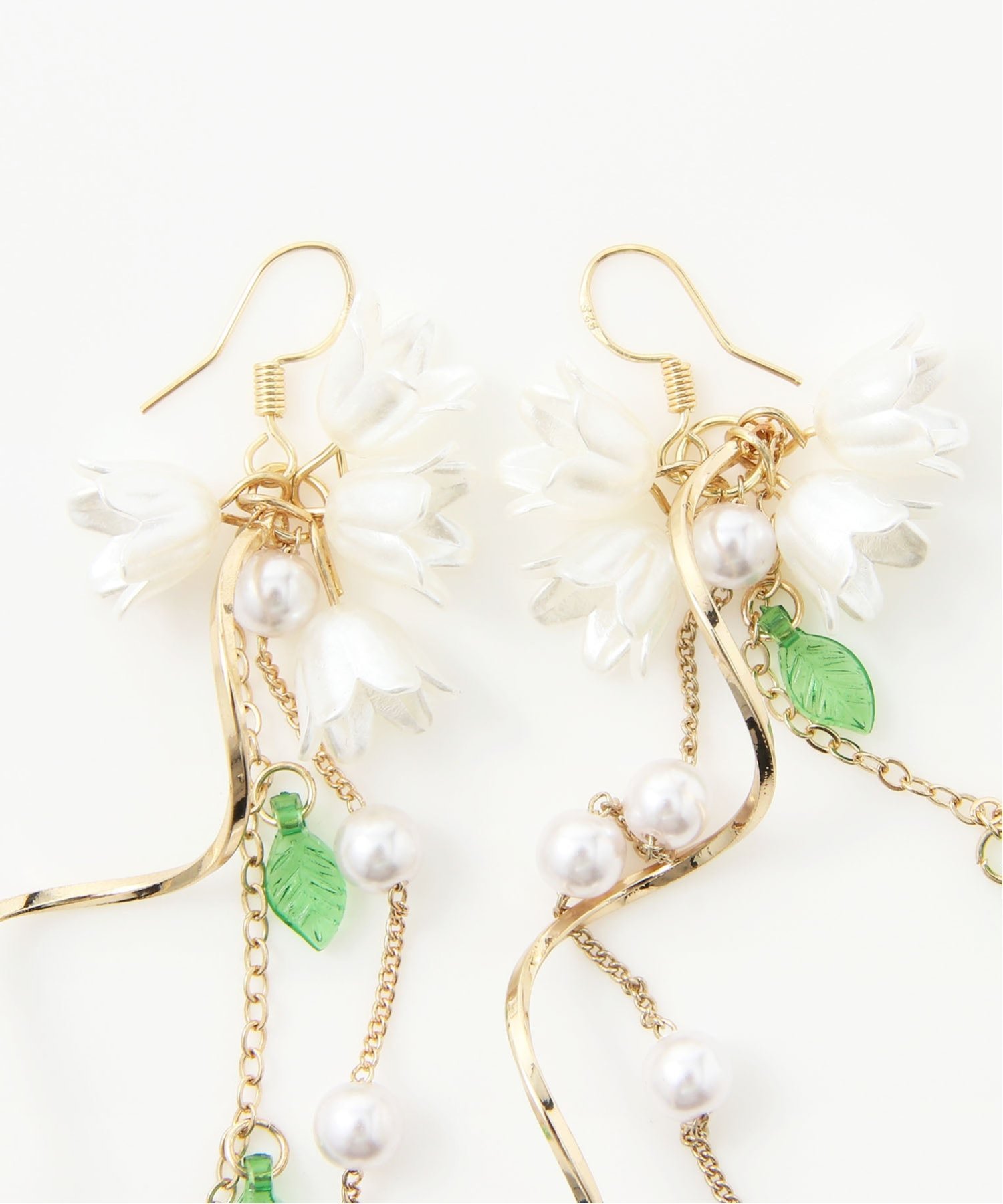 Coo+i/(W)すずらんリーフモチーフピアス スレンダー アクセサリー・腕時計 ピアス ゴールド