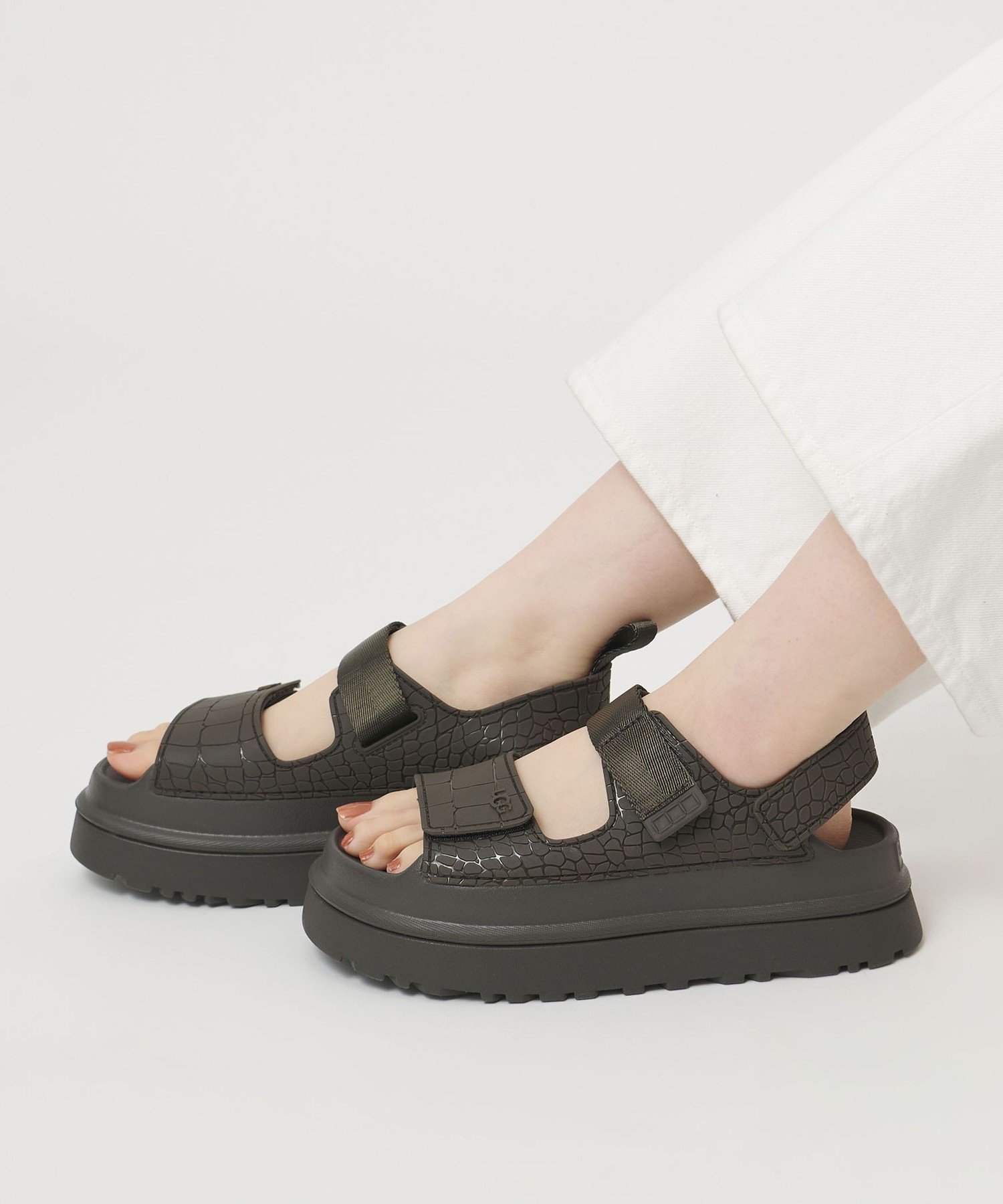 ODETTE E ODILE ＜UGG＞ W GOLDENGLOW EMB オデット エ オディール シューズ・靴 サンダル グレー【送料無料】