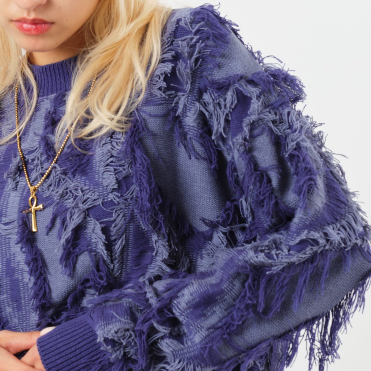 atmos pink atmos pink Heart Logo Fringe Knit Top BLUE アトモス トップス ニット ブルー