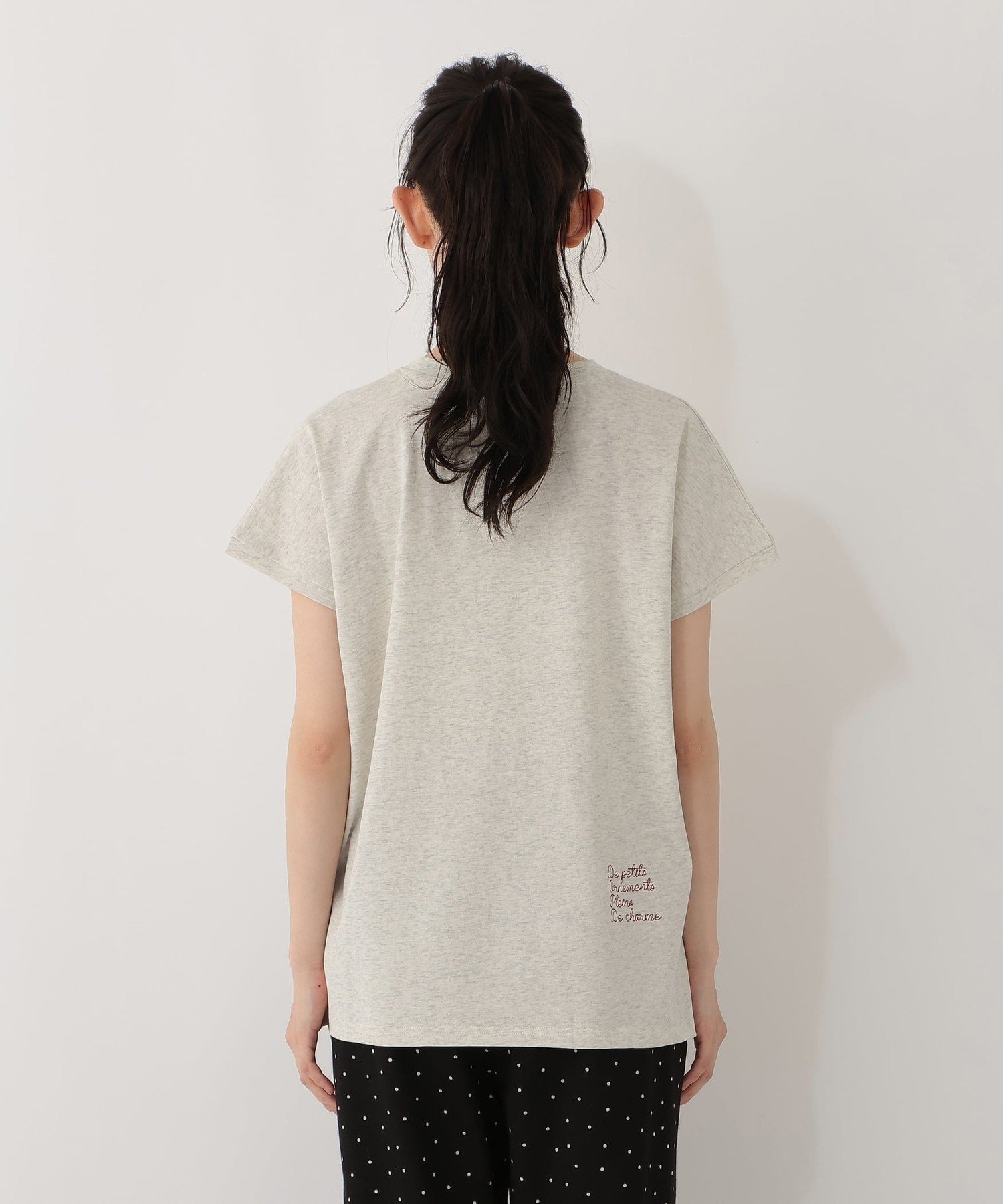 リボン刺繍フレンチスリーブTシャツ アフタヌーンティー・リビング トップス カットソー・Tシャツ ホワイト グレー