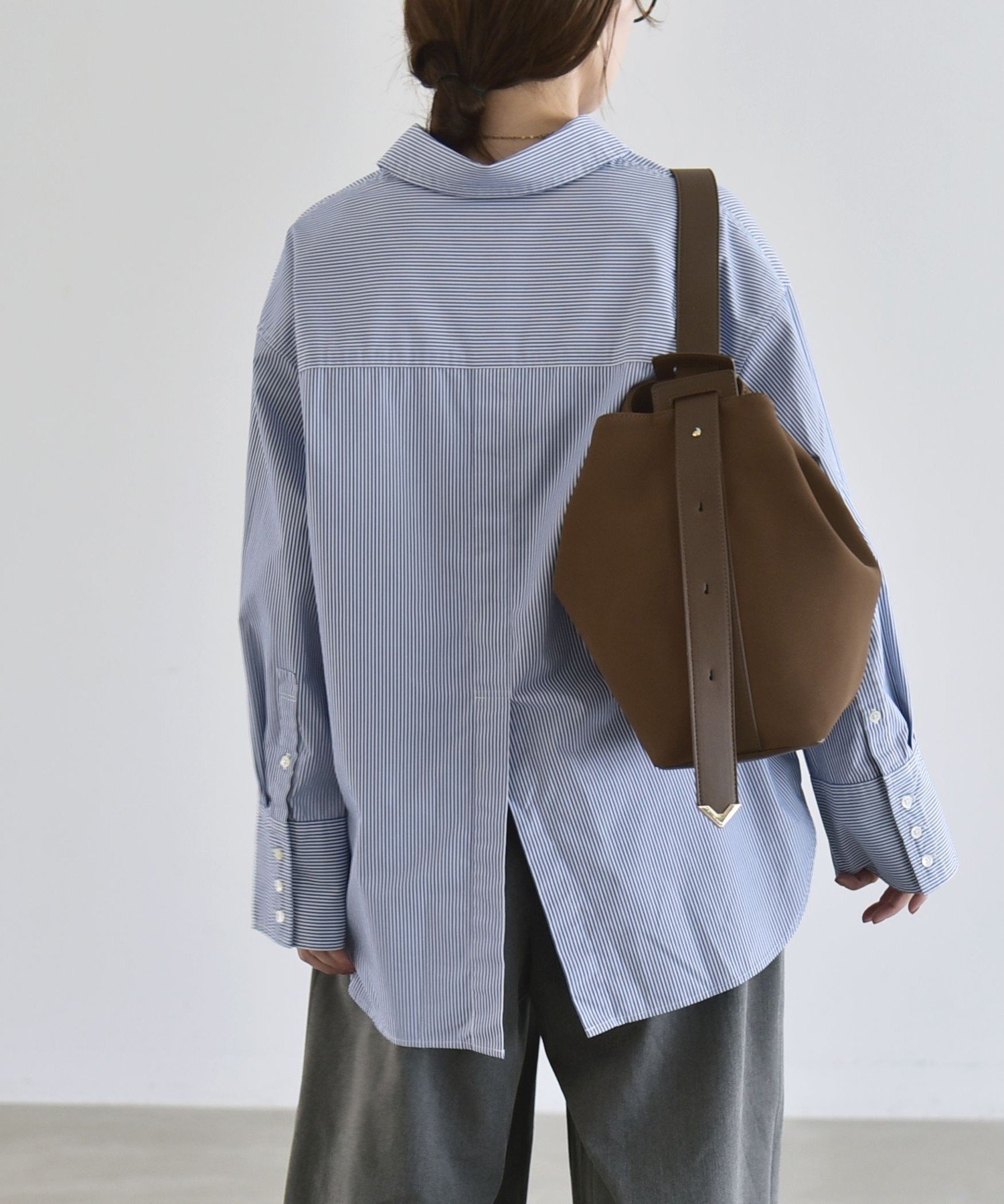 quaranciel 《予約》quaranciel:＜UVカット/洗濯機可能＞UNITO plus レギュラーカラー ルーズ シャツ シップス トップス シャツ・ブラウス ホワイト ネイビー