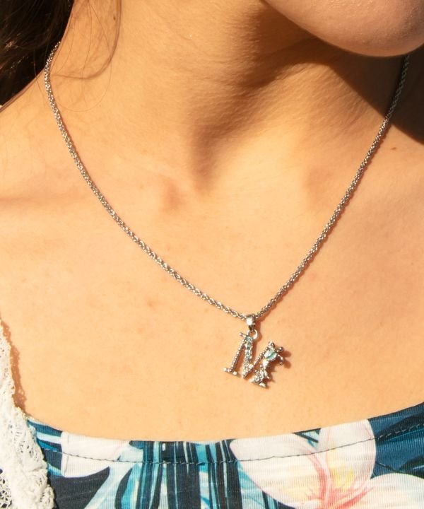Kahiko 【カヒコ】ホヌイニシャルネックレス アミナコレクション アクセサリー・腕時計 ネックレス