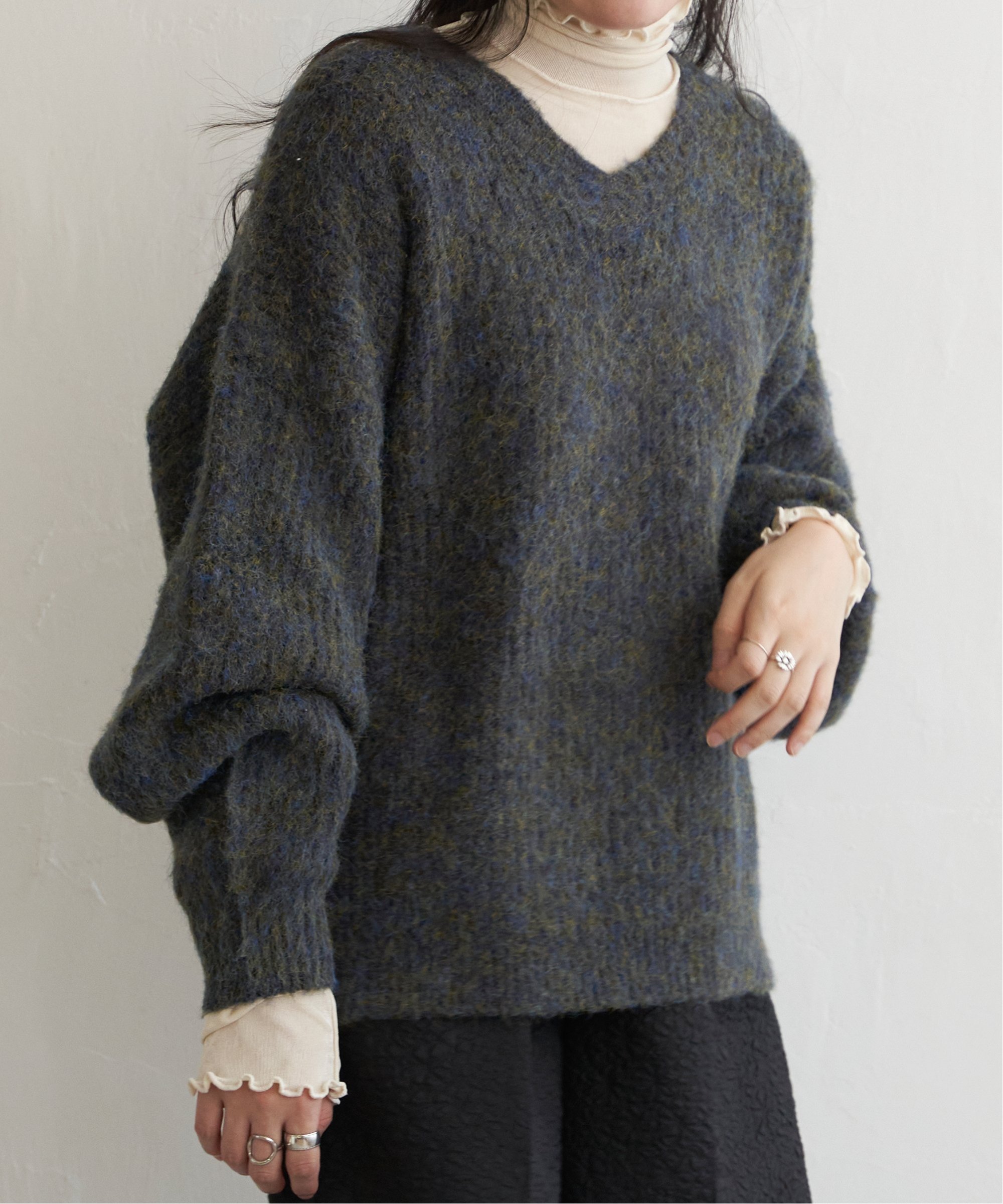 VENCE share style Ladys ミックスアームウォーマー風Vネックプルオーバー ヴァンス エクスチェンジ トップス ニット グリーン ブラック ホワイト