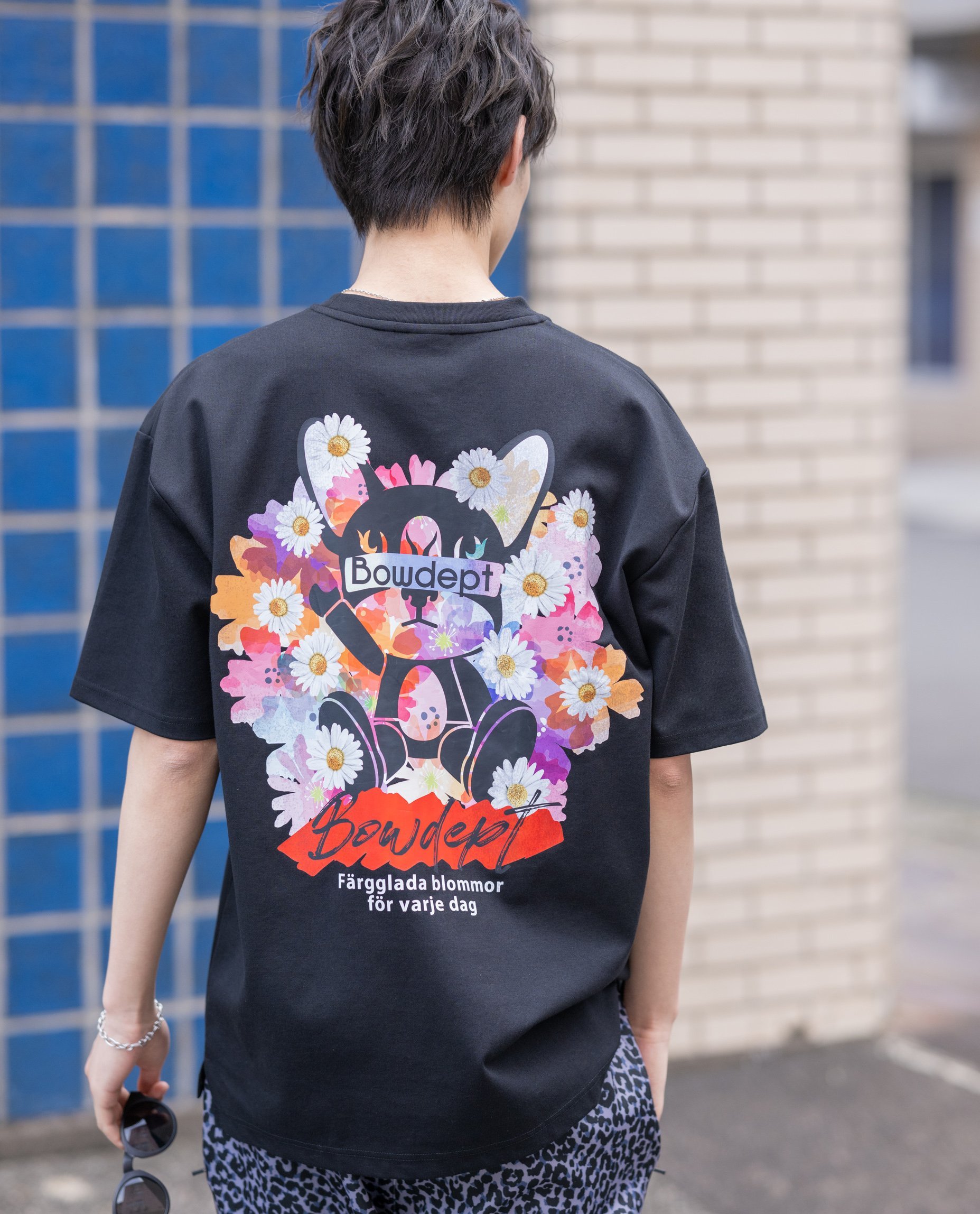 YEVS 【Bow dept】前後プリント花Tシャツ【ユニセックス】 イーブス トップス カットソー・Tシャツ ブラック