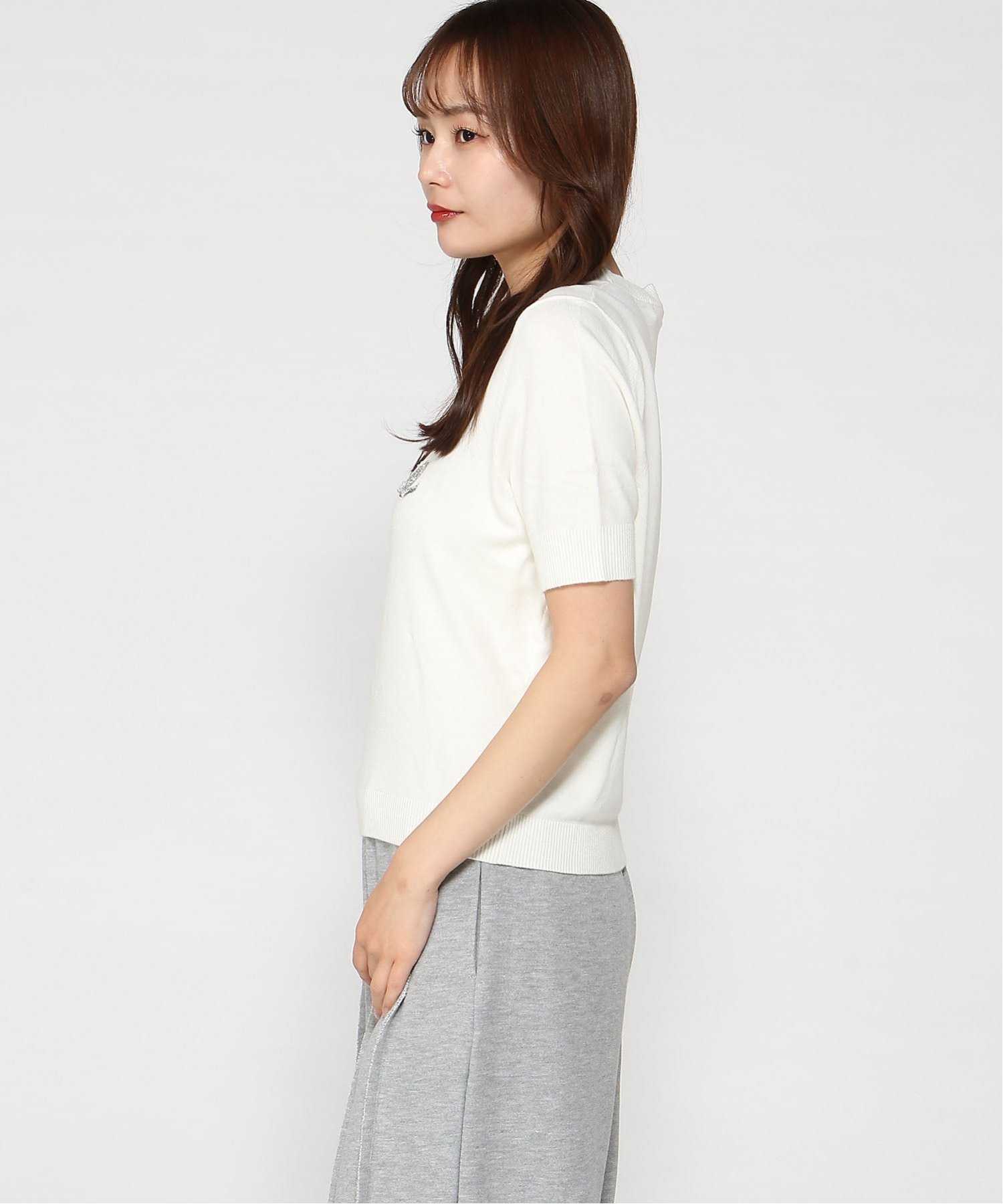 GUESS ニットトップス (W)MARGARET Logo Sweater ゲス トップス ニット ホワイト