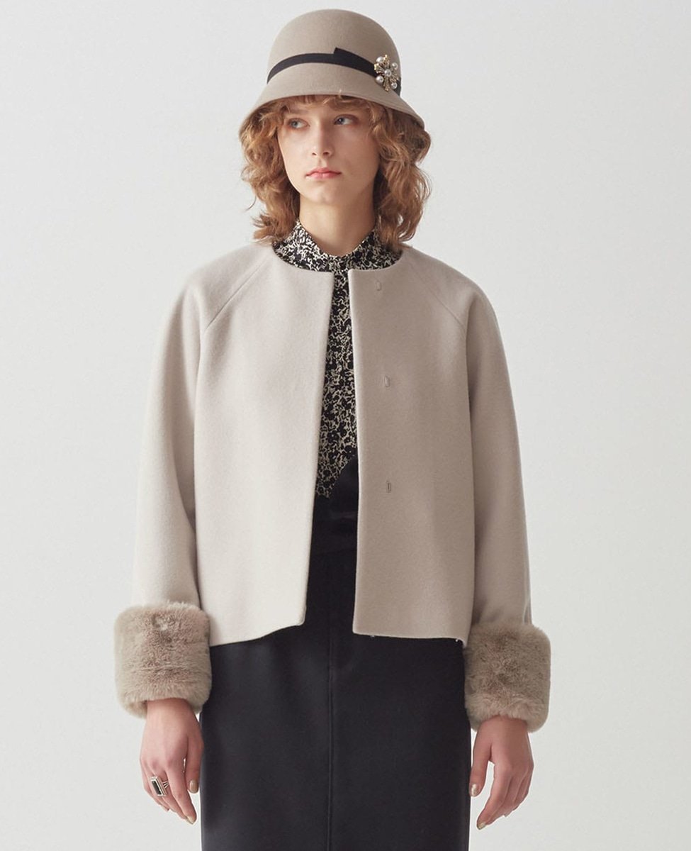 TIARA 【WEB限定カラーあり】袖ファーショートコート ティアラ ジャケット・アウター その他のジャケット・アウター グレー ブラック ベージュ【送料無料】のサムネイル