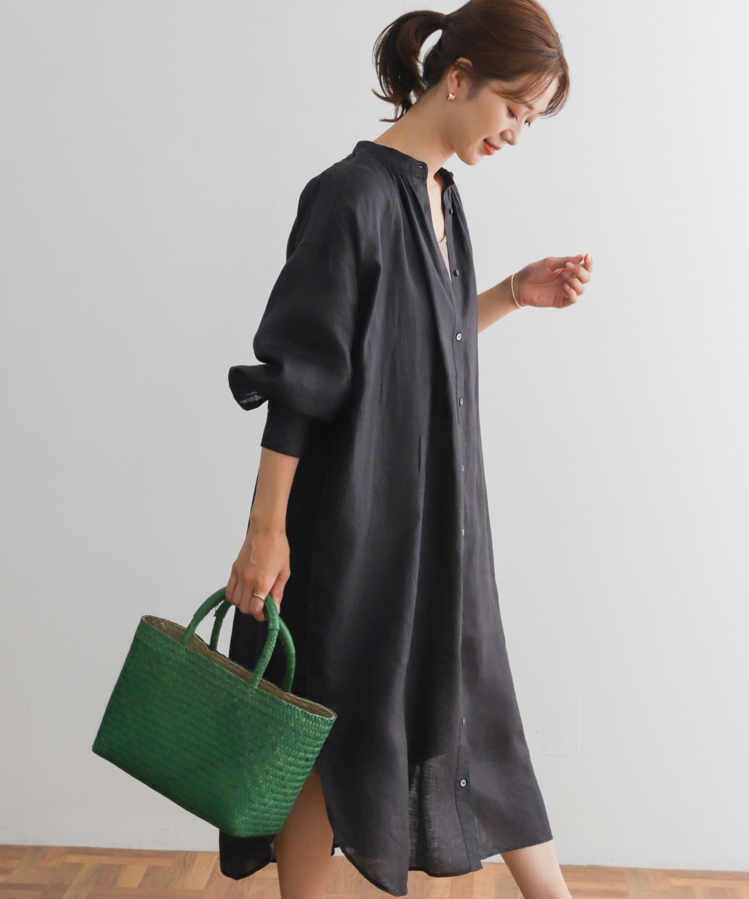 【SALE／10%OFF】DOORS リネンギャザーワンピース アーバンリサーチドアーズ ワンピース・ドレス ワンピース イエロー グリーン ピンク ブラック【送料無料】のサムネイル
