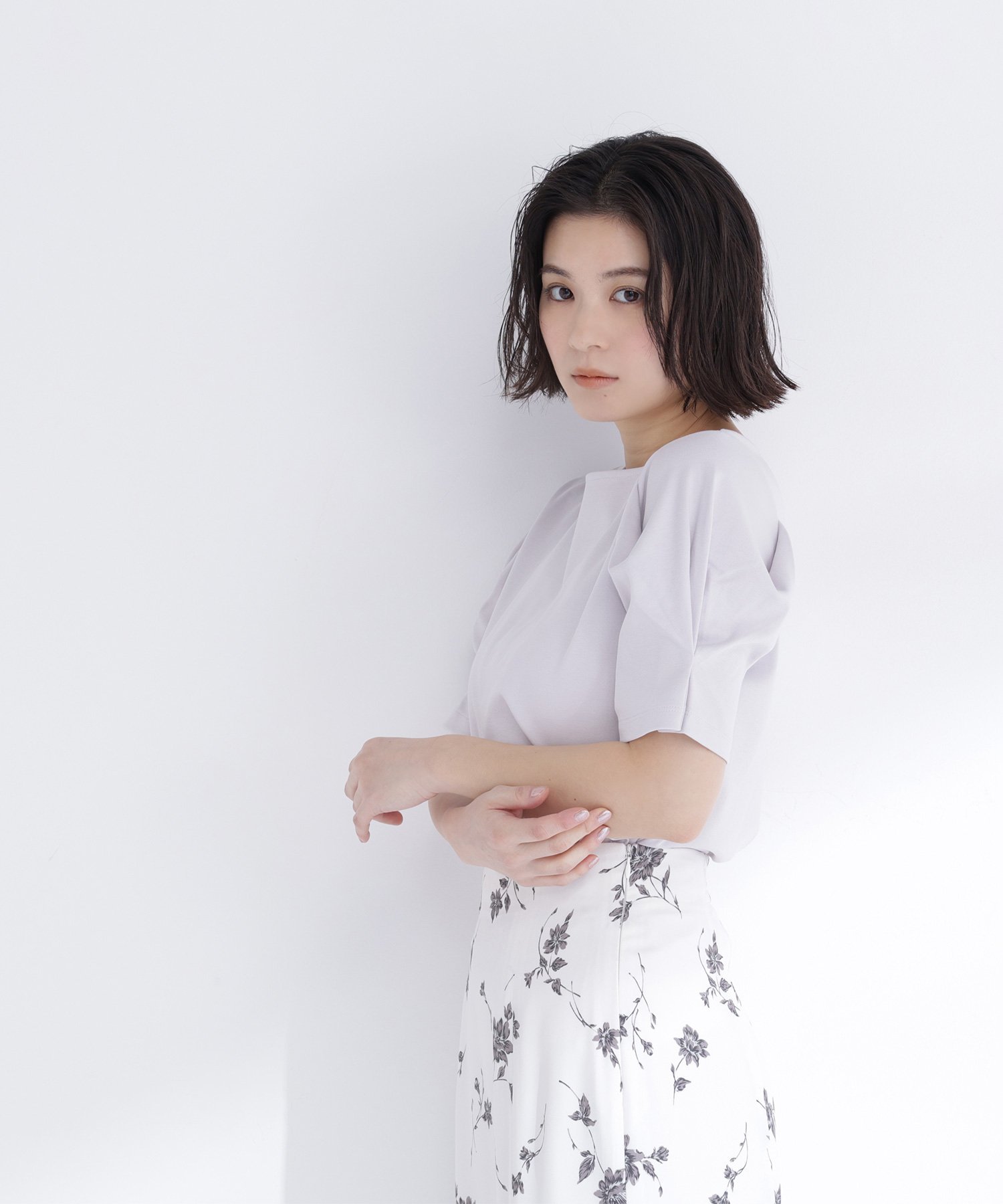 NATURAL BEAUTY BASIC ベーシックTシャツ フォルムスリーブ ナチュラルビューティベーシック トップス カットソー・Tシャツ ブラック パープル ホワイト