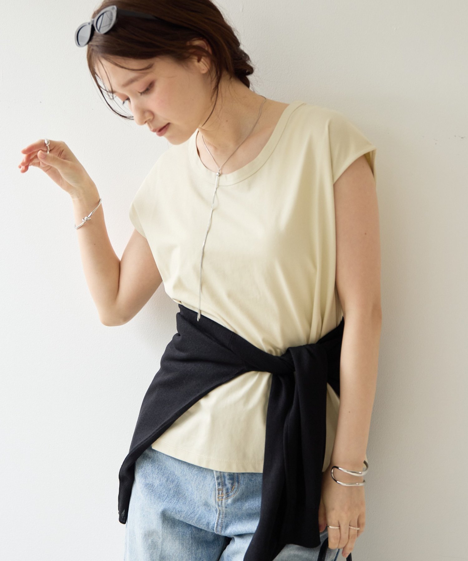 Discoat 【Noka】UネックフレンチTシャツ ディスコート トップス カットソー・Tシャツ ブラック ホワイト【送料無料】