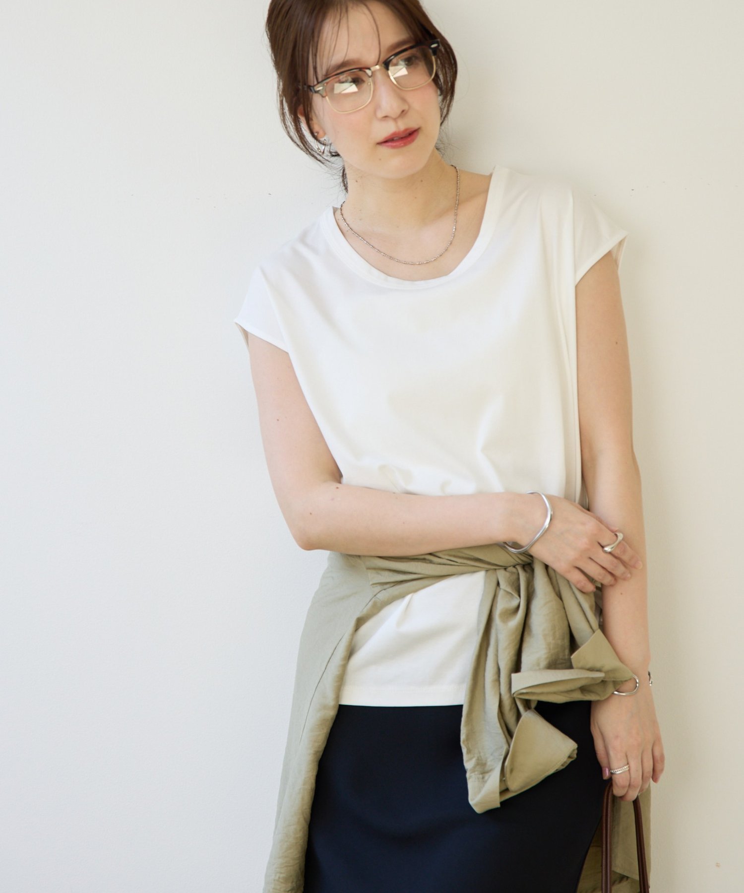 【Noka】UネックフレンチTシャツ ディスコート トップス カットソー・Tシャツ ブラック ホワイト