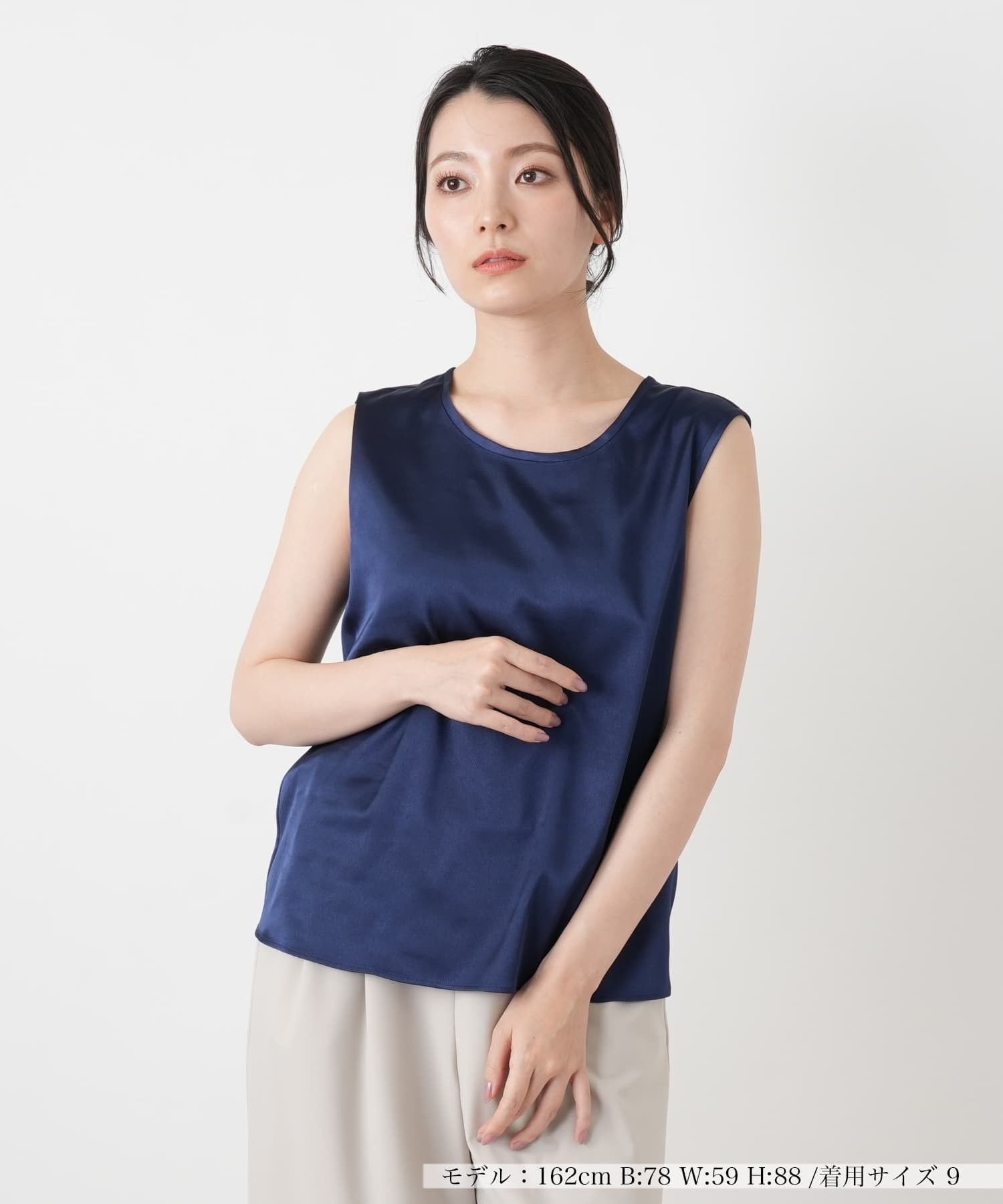 Leilian サテンタンクトップ レリアン トップス カットソー・Tシャツ ホワイト ブルー