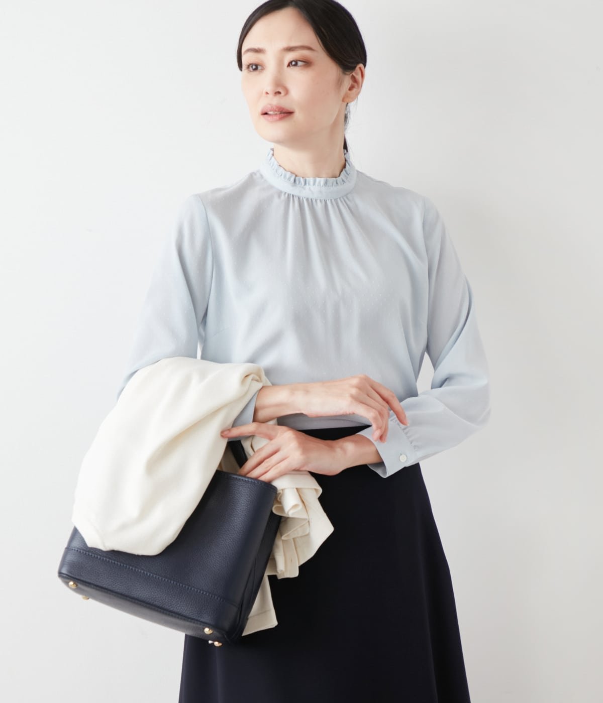 NEWYORKER WOMEN L-SIZE 【L】ミニドットデシン フリルスタンドギャザーブラウス ニューヨーカー エルサイズ トップス シャツ・ブラウス ホワイト ブルー