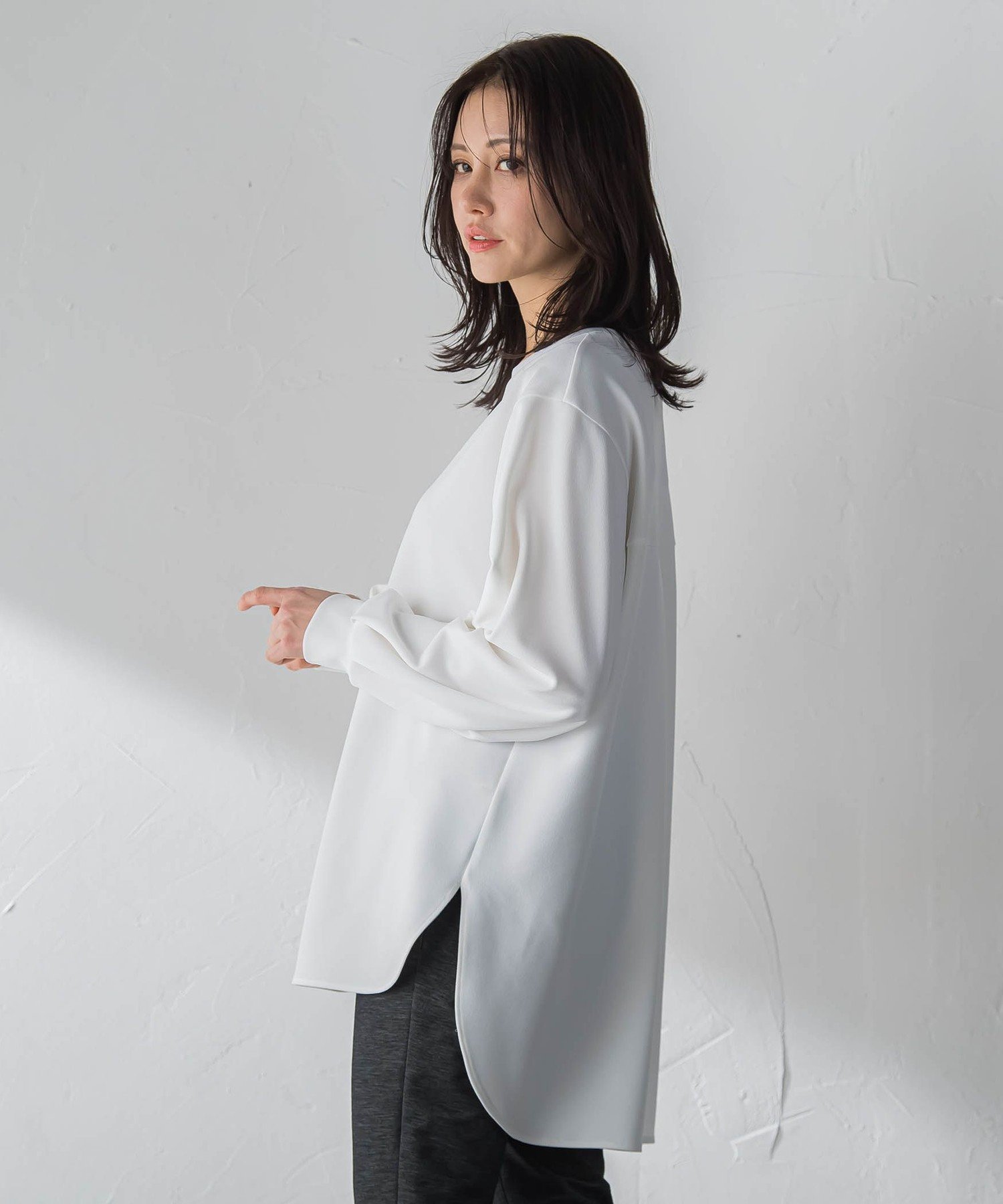 LAUTREAMONT 【WEB限定】≪ご好評により追加生産!≫季節をつなぐ万能Tブラウス ロートレアモン トップス シャツ・ブラウス ブラック ホワイト