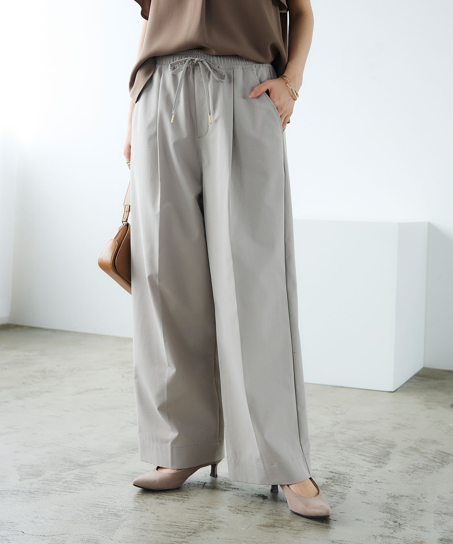 cross marche 《防汚》エブ楽 タックストレートイージーパンツ クロスマルシェ パンツ その他のパンツ ホワイト ベージュ【送料無料】