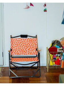 bPr BEAMS ELEY KISHIMOTO * Coleman * BEAMS / 別注 「FLASH」パターン コンパクト フォールディング チェア ビームス メン スポーツ/水着 スポーツグッズ オレンジ ブラック