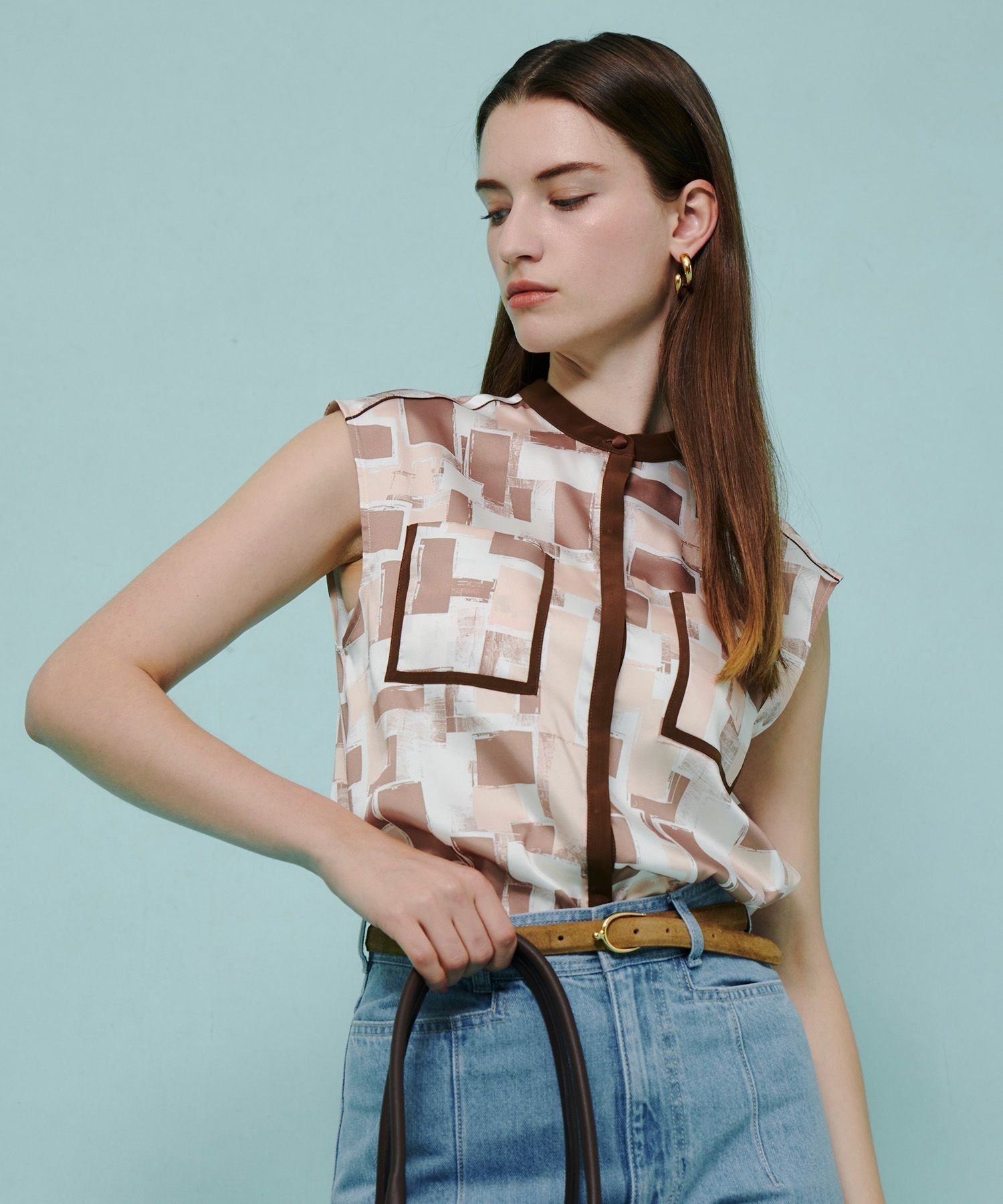 allureville LISAジオメトリックプリントノースリブラウス アルアバイル トップス シャツ・ブラウス ベージュ【送料無料】のサムネイル