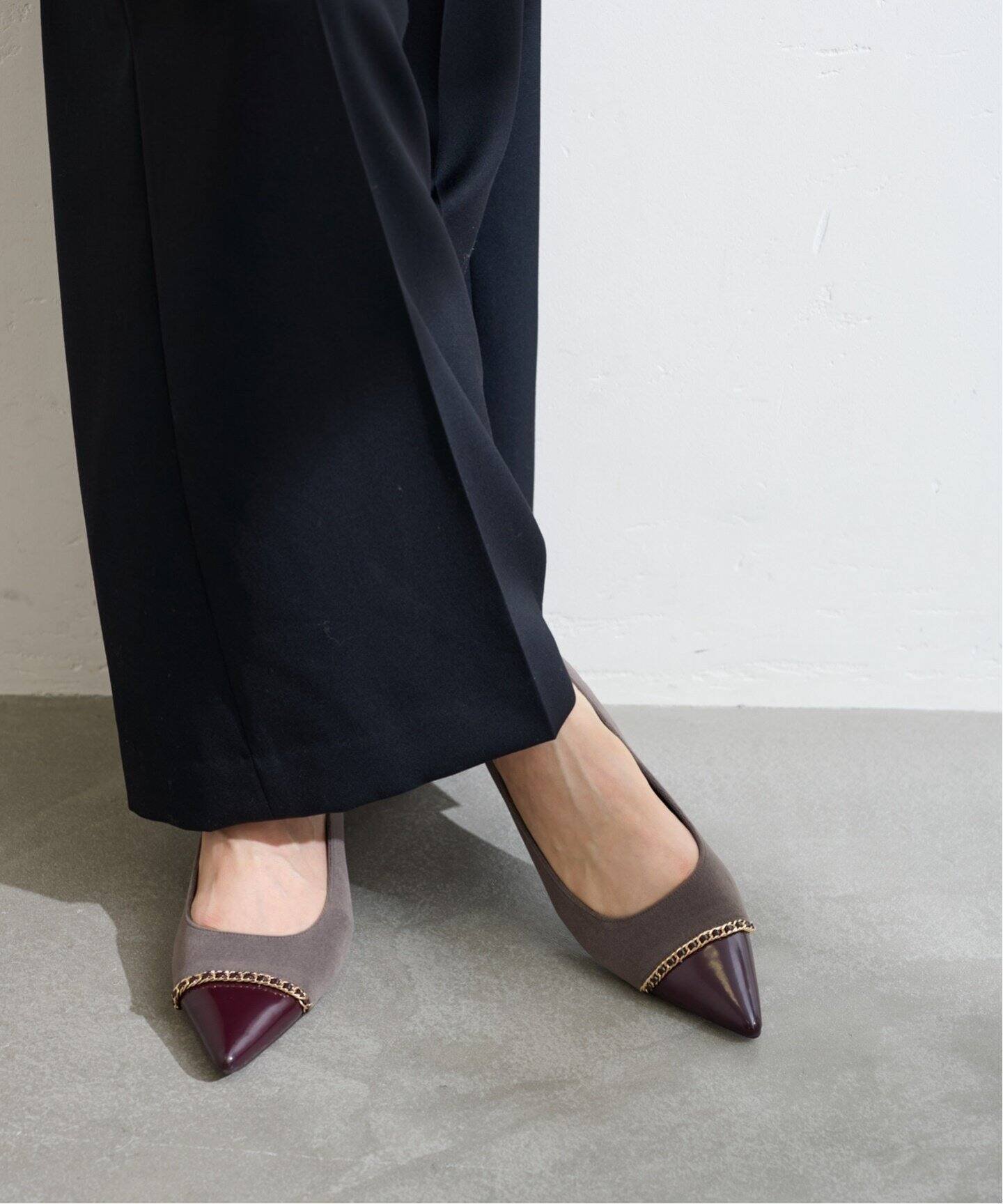 Le Talon 《予約》ポインテッドトゥキャップチェーンフラット ルタロン シューズ・靴 その他のシューズ・靴 グレー ピンク【送料無料】