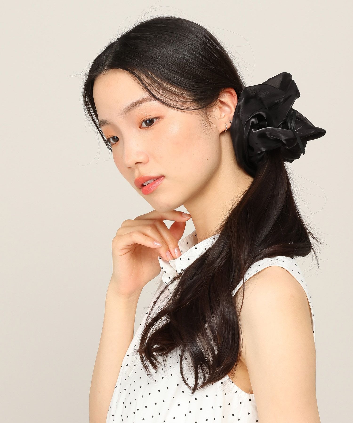 Rakuten Fashionの【SALE／20%OFF】Heather ドットリボンシュシュ ヘザー ヘアアクセサリー ヘアゴム ブラック｜アングル3