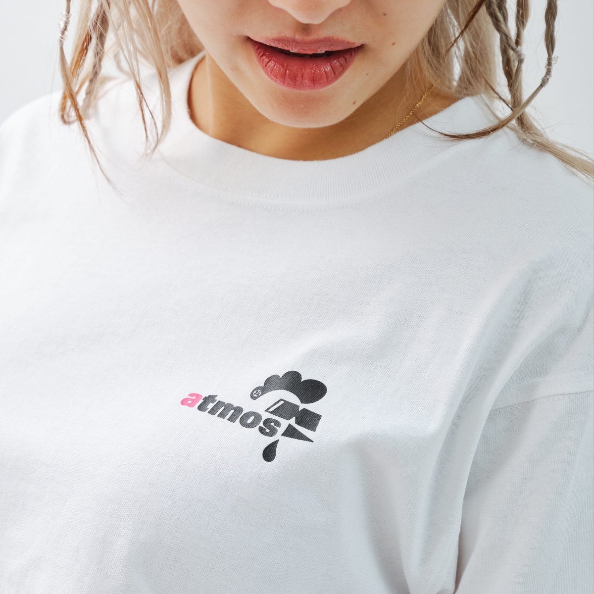 atmos pink atmos pink x MONICHIKI HOUSE AM Logo L/S T-Shirt WHITE アトモス トップス カットソー・Tシャツ ホワイト