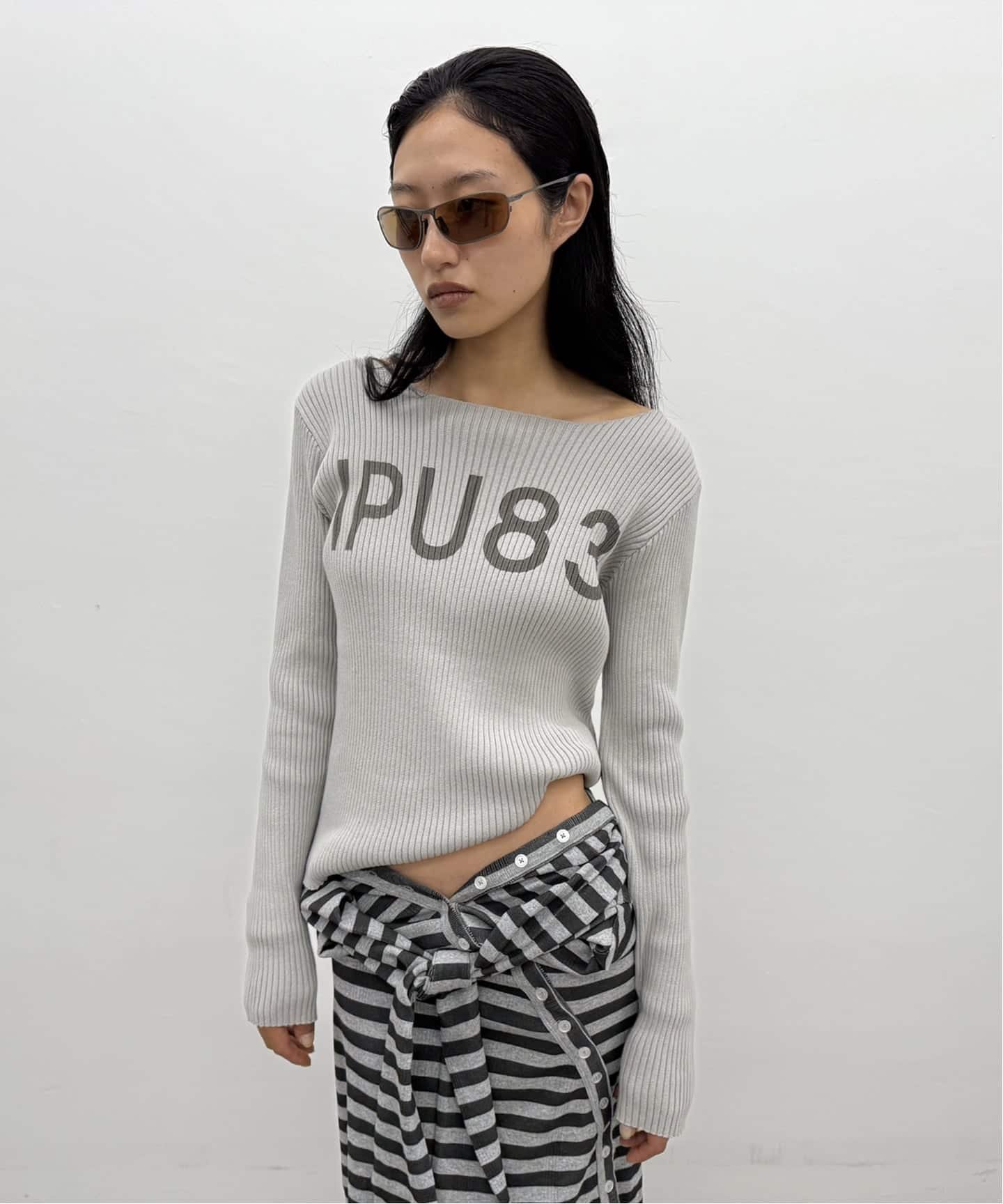 Oriens JOURNAL STANDARD IPU83 ロゴニット オリエンス ジャーナルスタンダード トップス ニット グレー レッド【送料無料】のサムネイル