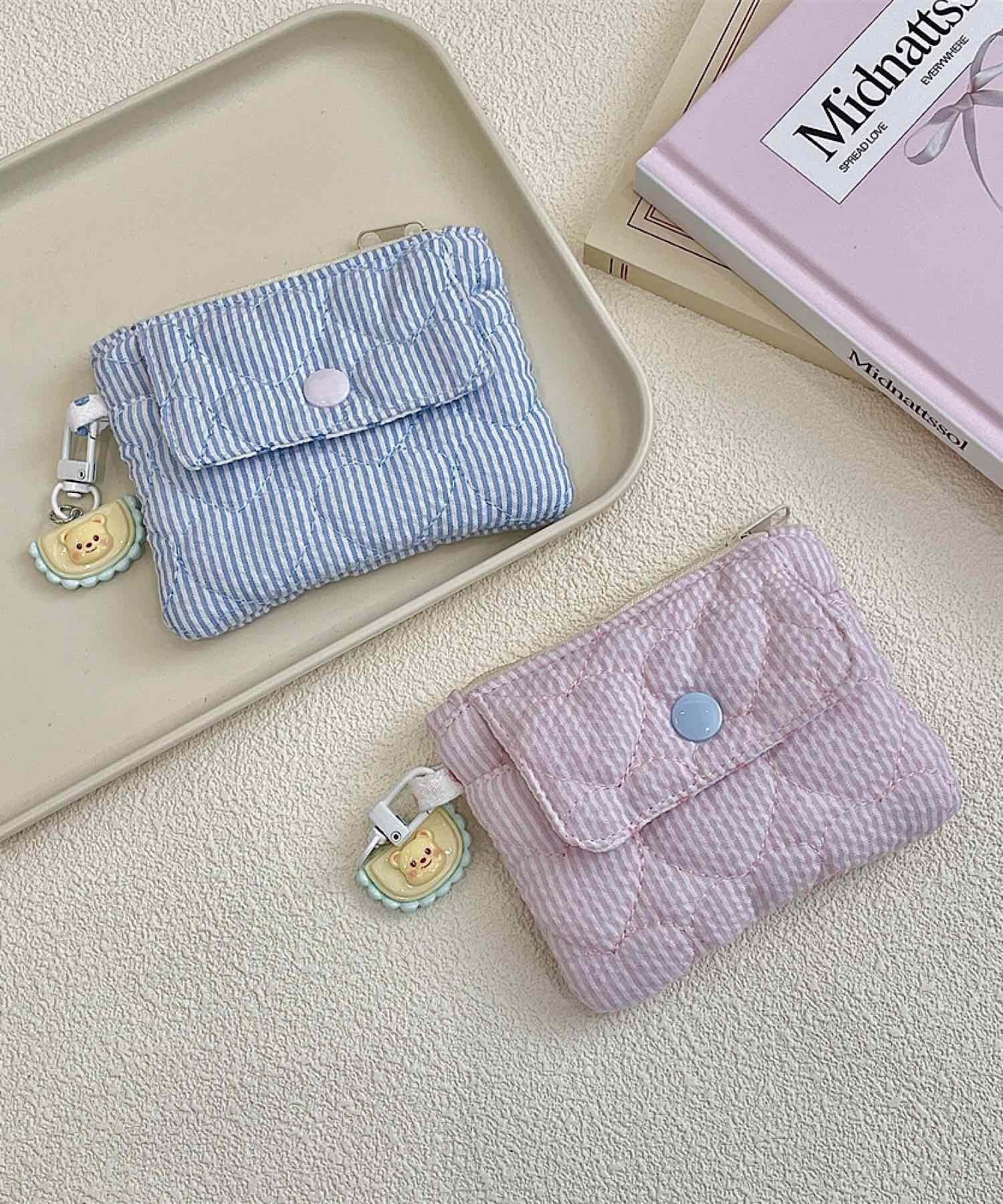 Mignonjour Mignonjour/(W)チャーム付きハートキルティングミニポーチ ミニョントレフル ルームヨンマルサンセレクティッド 財布・ポーチ・ケース ポーチ ブルー ピンク