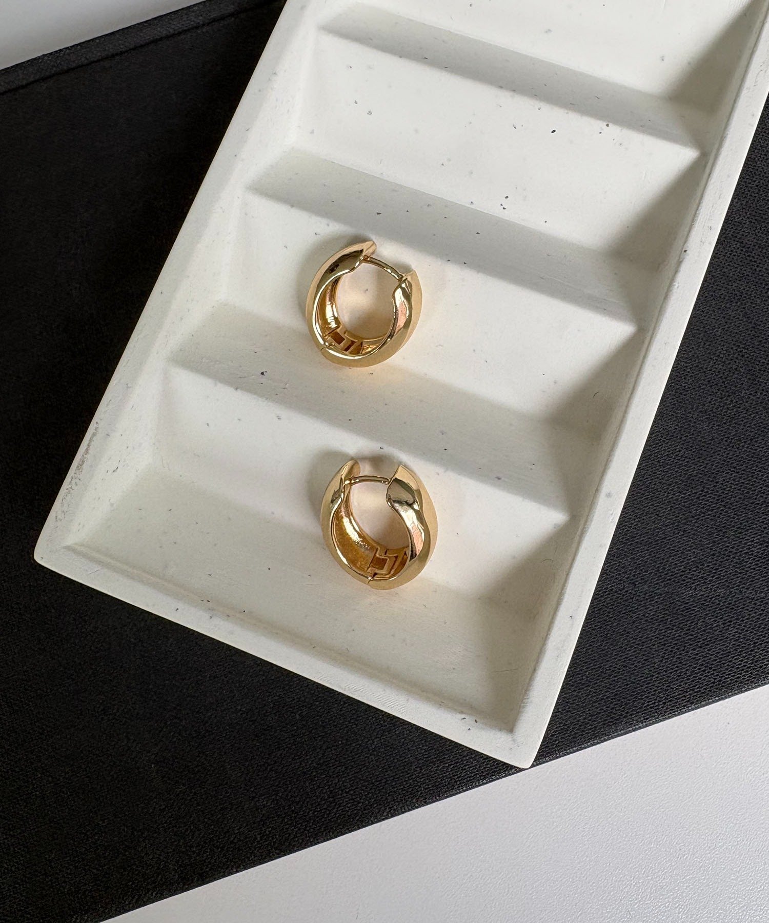 CAPRICIEUX LE'MAGE ＜GOLDY/ゴールディ＞ワンタッチワイドフープピアス カプリシュ　レマージュ アクセサリー・腕時計 ピアス シルバー ゴールド