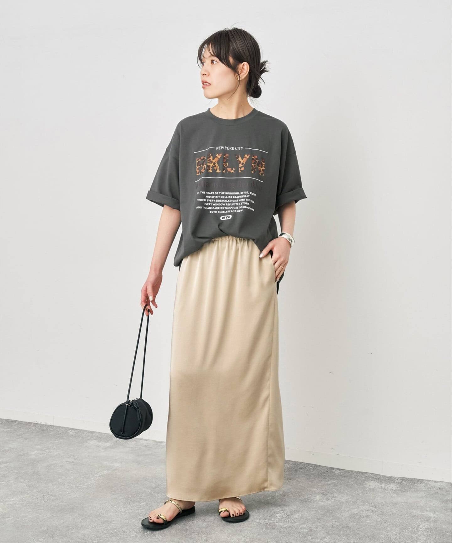 Spick & Span 《新色 / 追加》ロゴオーバーTシャツ スピックアンドスパン トップス カットソー・Tシャツ グレー ブラウン