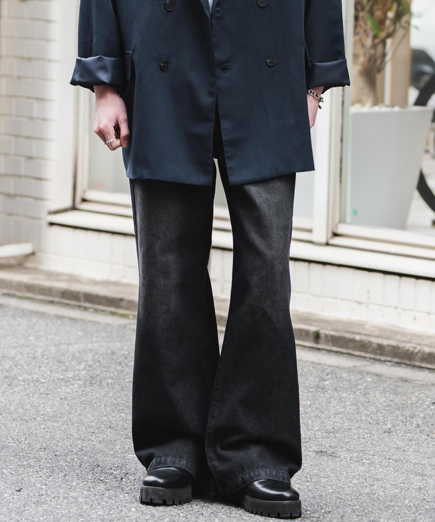 Rocky Monroe ルーズシルエットセミフレアデニムパンツ ロッキーモンロー パンツ ジーンズ・デニムパンツ ブラック ブルー