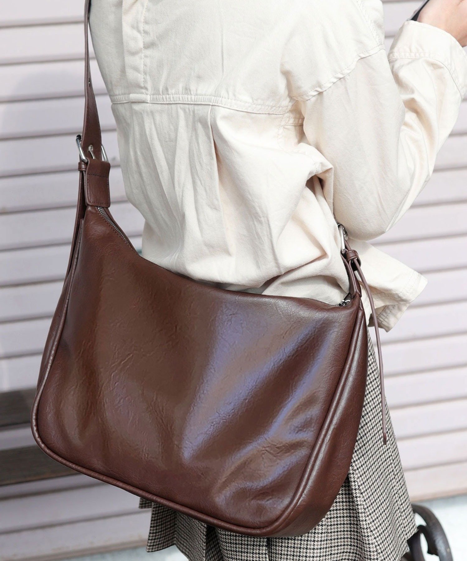 florist 【A4収納可・軽量】ワッシャーレザーアイレットショルダーバッグ フローリスト バッグ ショル..