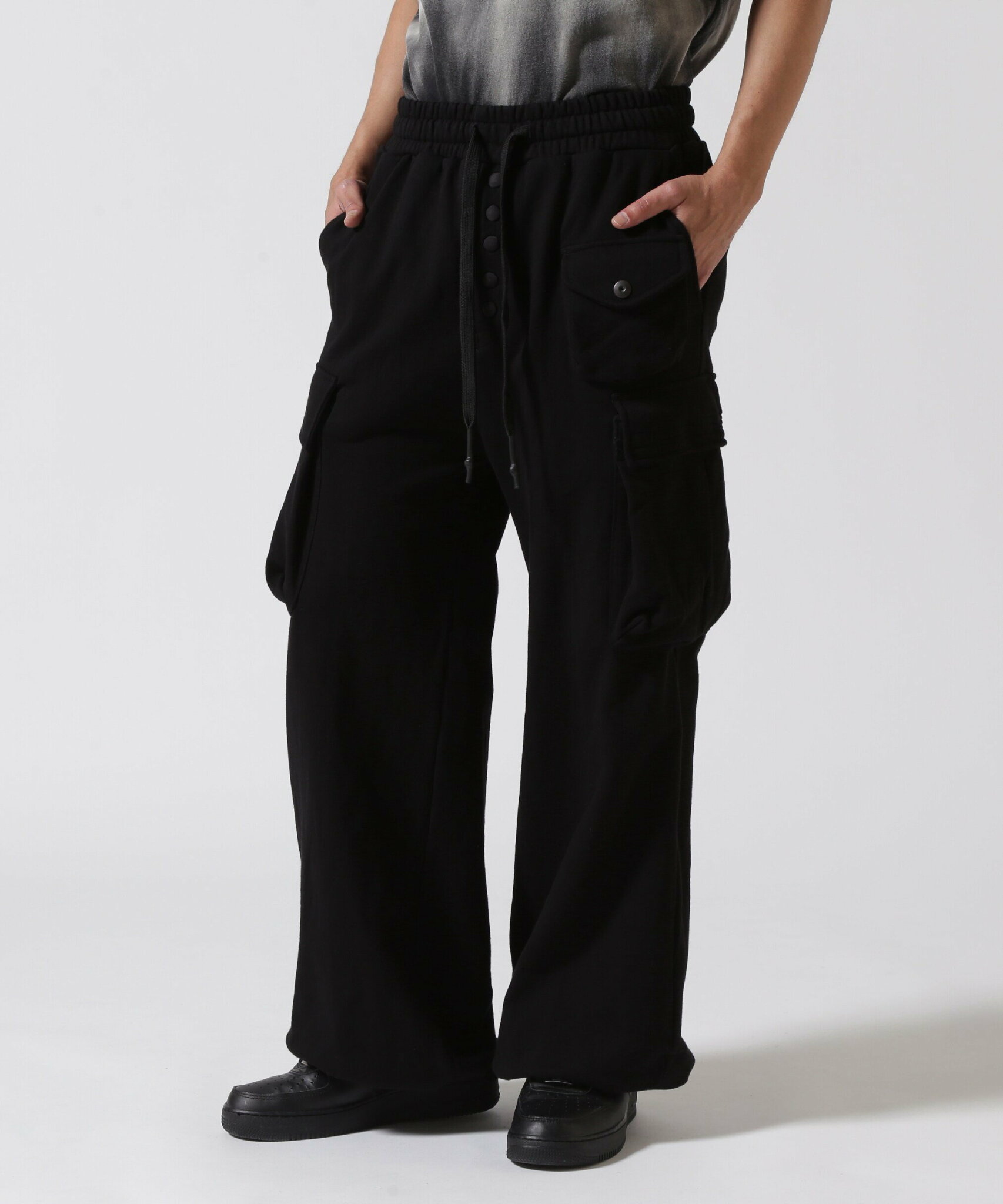 ROYAL FLASH KMRii/ケムリ/Sweat Wide Cargo Pants ロイヤルフラッシュ パンツ その他のパンツ ブラック【送料無料】