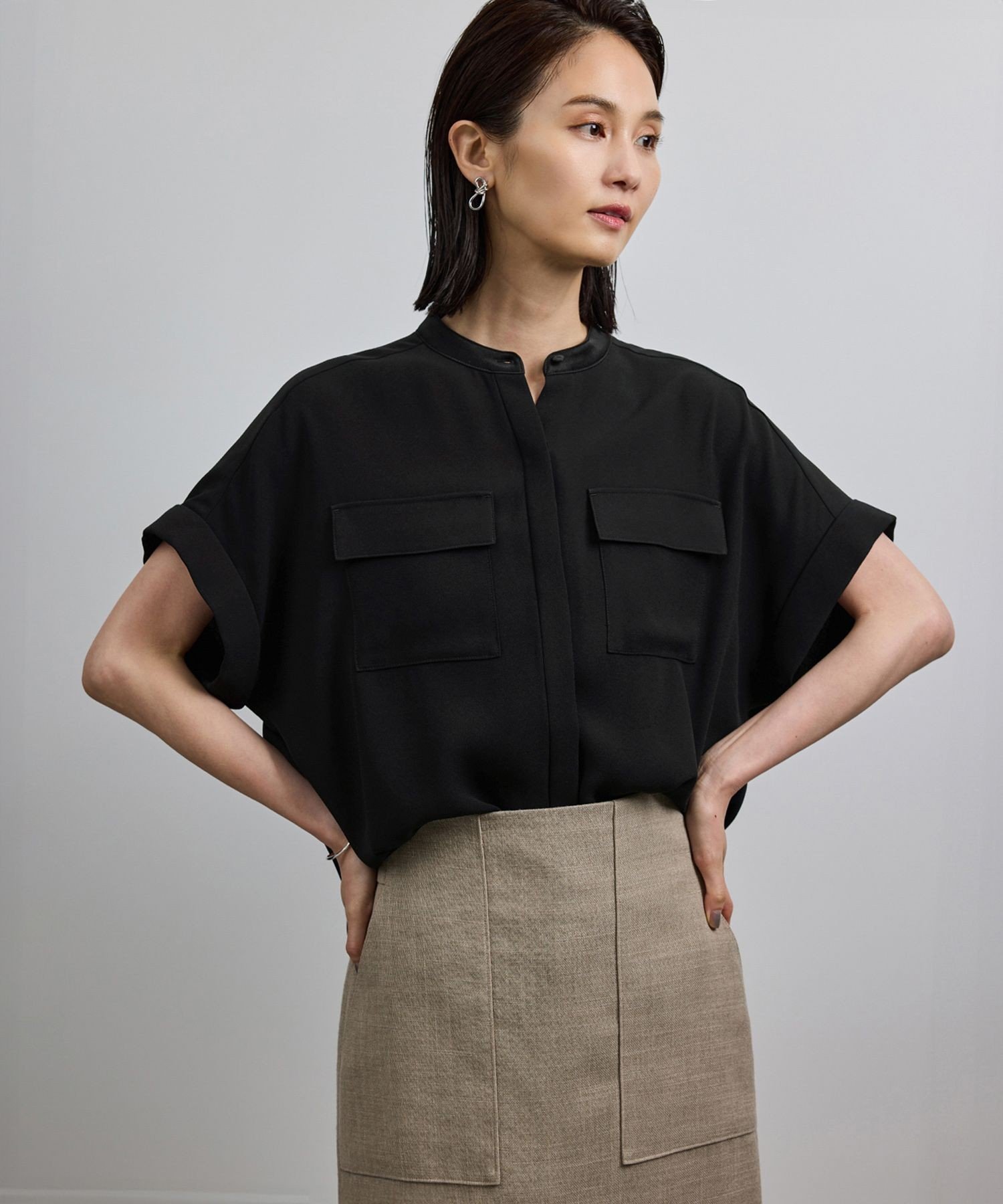 ROPE' 【洗える・カセット服】バックサテンフラップブラウス/お仕事・通勤・セットアップ対応【ドラマ着用】 ロペ トップス シャツ・ブラウス ネイビー ワインレッド ブラック ベージュ【送料無料】