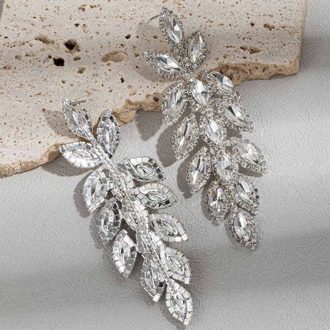【SALE／35%OFF】Forcement 大きなリーフモチーフピアス メゾンドラティール アクセサリー・腕時計 ピアス シルバー