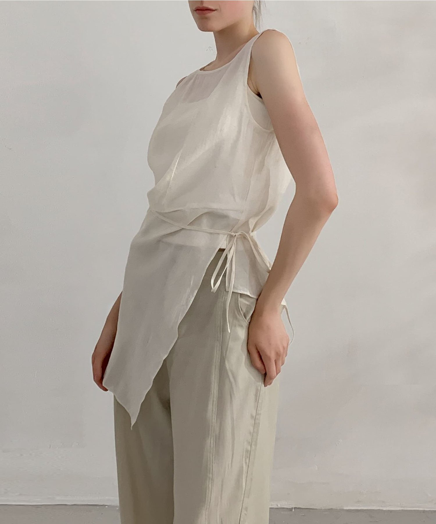 【SALE／15%OFF】DECADE CLASSIC DECADE CLASSIC アシンメトリードシアーベスト ディケイドクラシック トップス ベスト・ジレ ベージュ ブルー ブラック【送料無料】