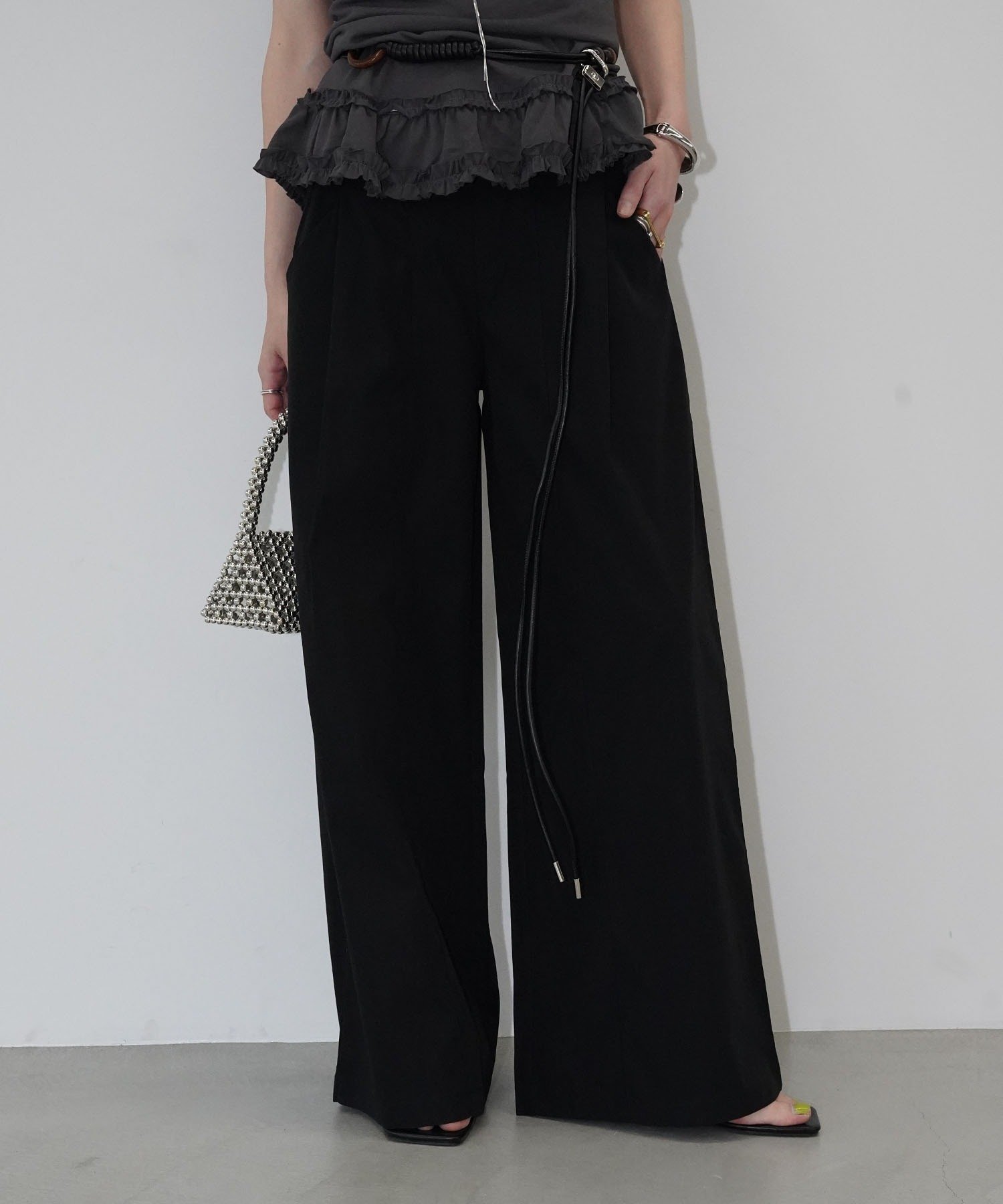 タックボリュームワイドパンツ chw26s166 チュクラ パンツ その他のパンツ ベージュ ブラック