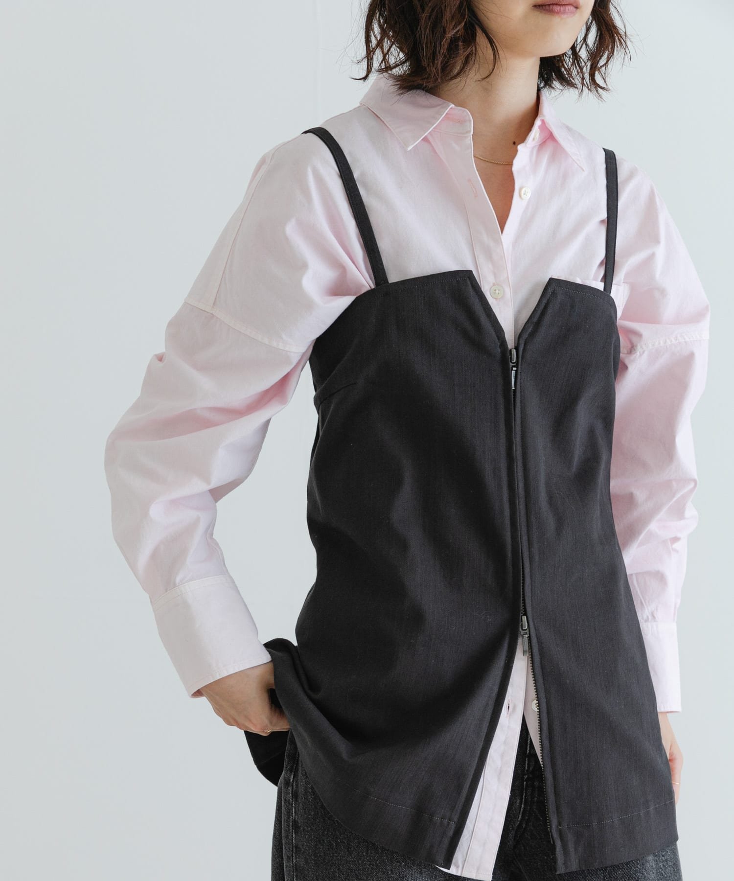 【SALE/60%OFF】URBAN RESEARCH 2wayジップビスチェ アーバンリサーチ トップス キャミソール ブラック グレー【送料無料】