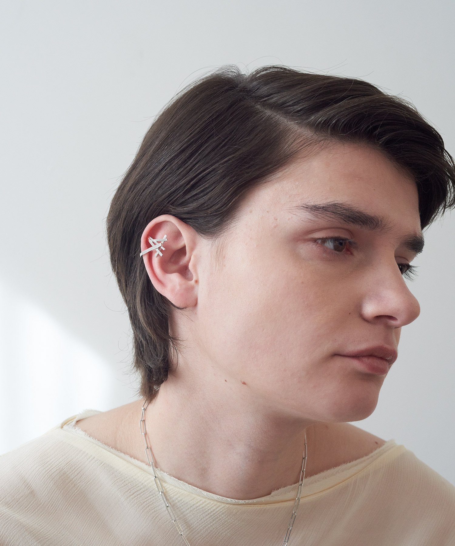 and cloud Overlap Upside Cuff アンドクラウド アクセサリー・腕時計 イヤリング・イヤーカフ ブラッ..